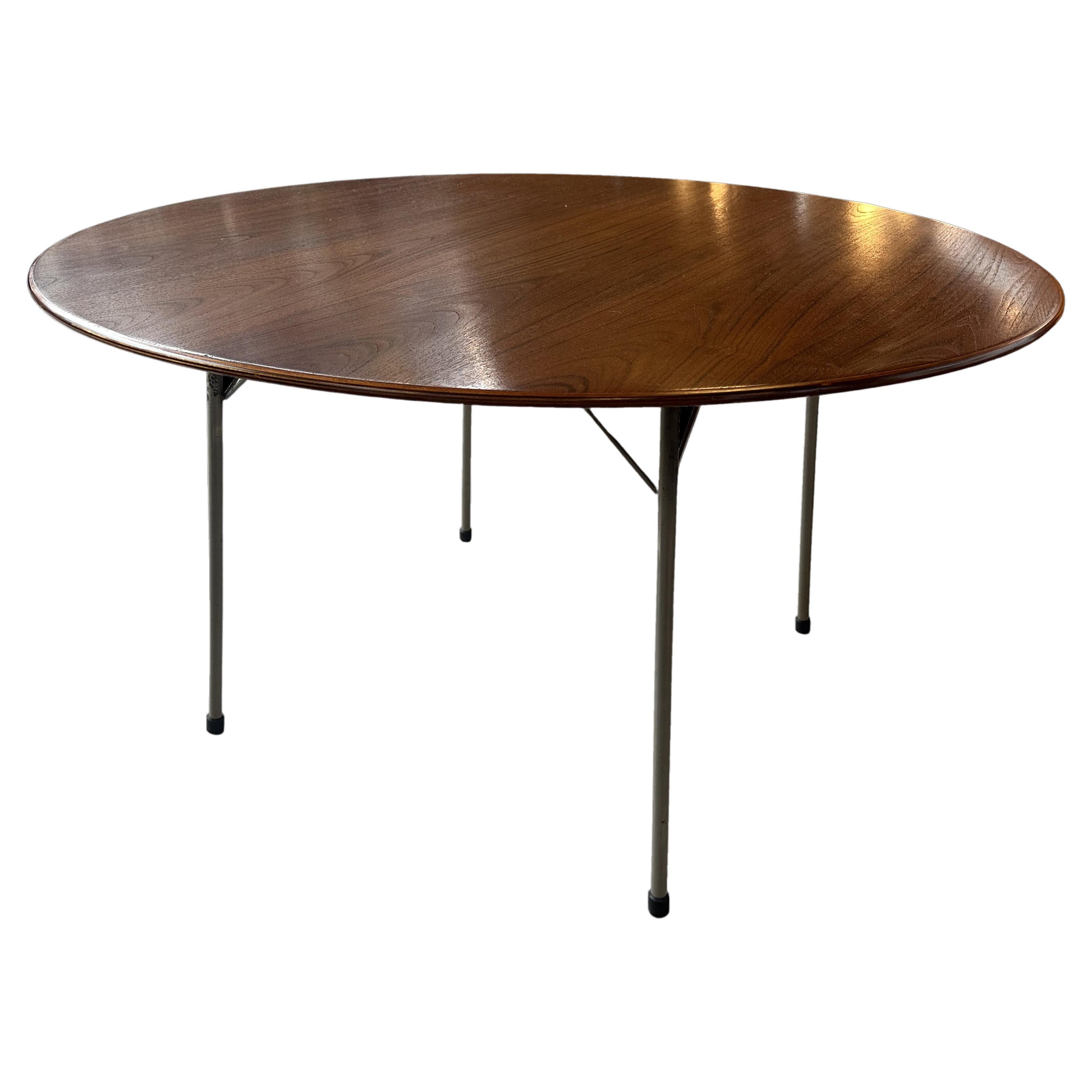 Table de salle à manger circulaire en teck Arne Jacobsen, modèle 3600 pour Fritz Hansen