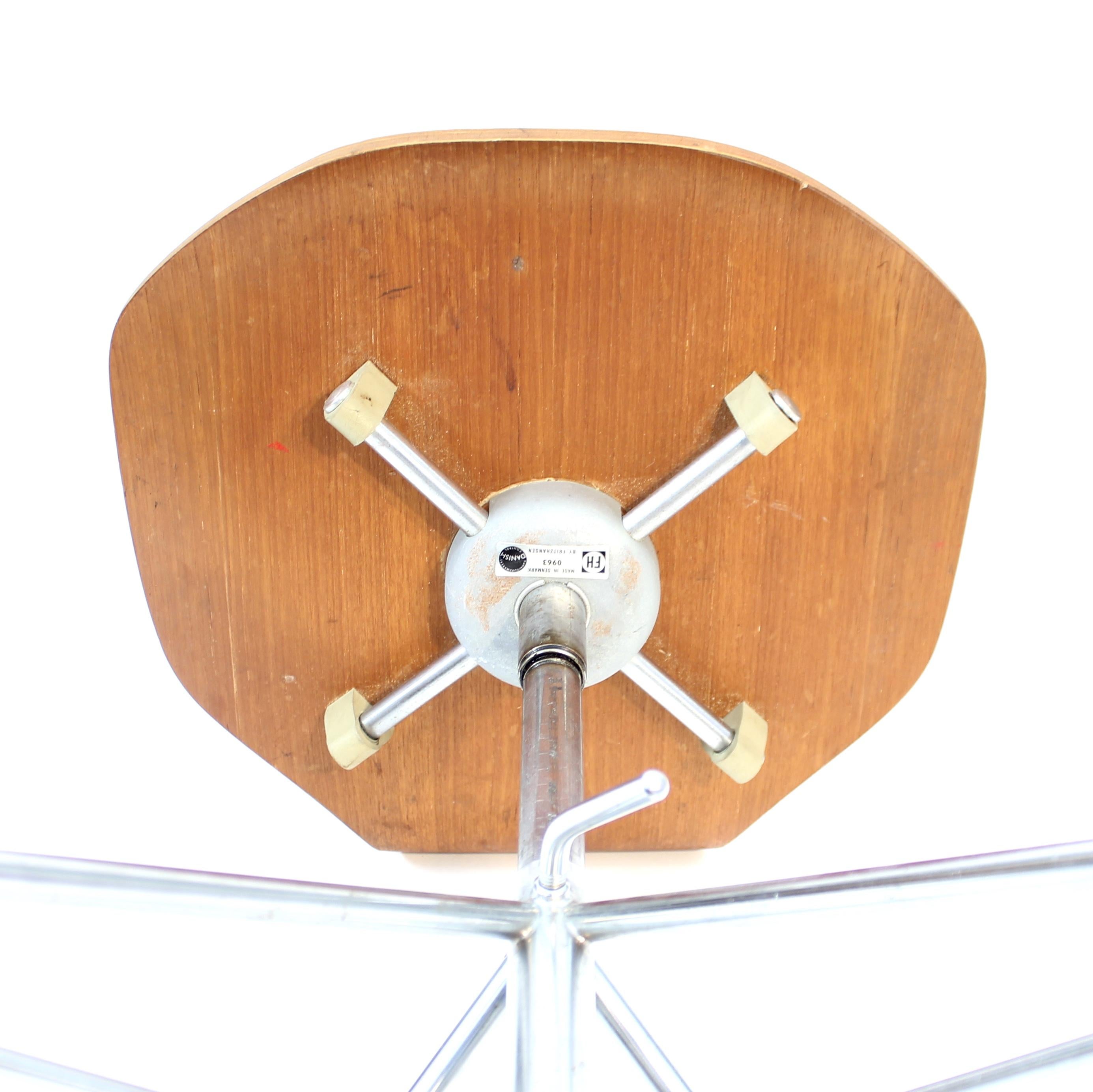 Arne Jacobsen, teak swivel desk chair 