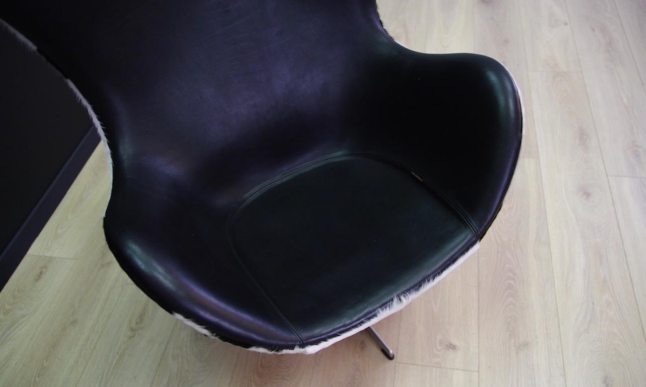 Arne Jacobsen the Egg Chair Cow Leather Elegance, 1980s For Sale 5