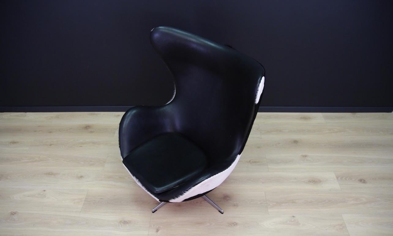 Arne Jacobsen the Egg Chair Cow Leather Elegance, 1980s For Sale 9