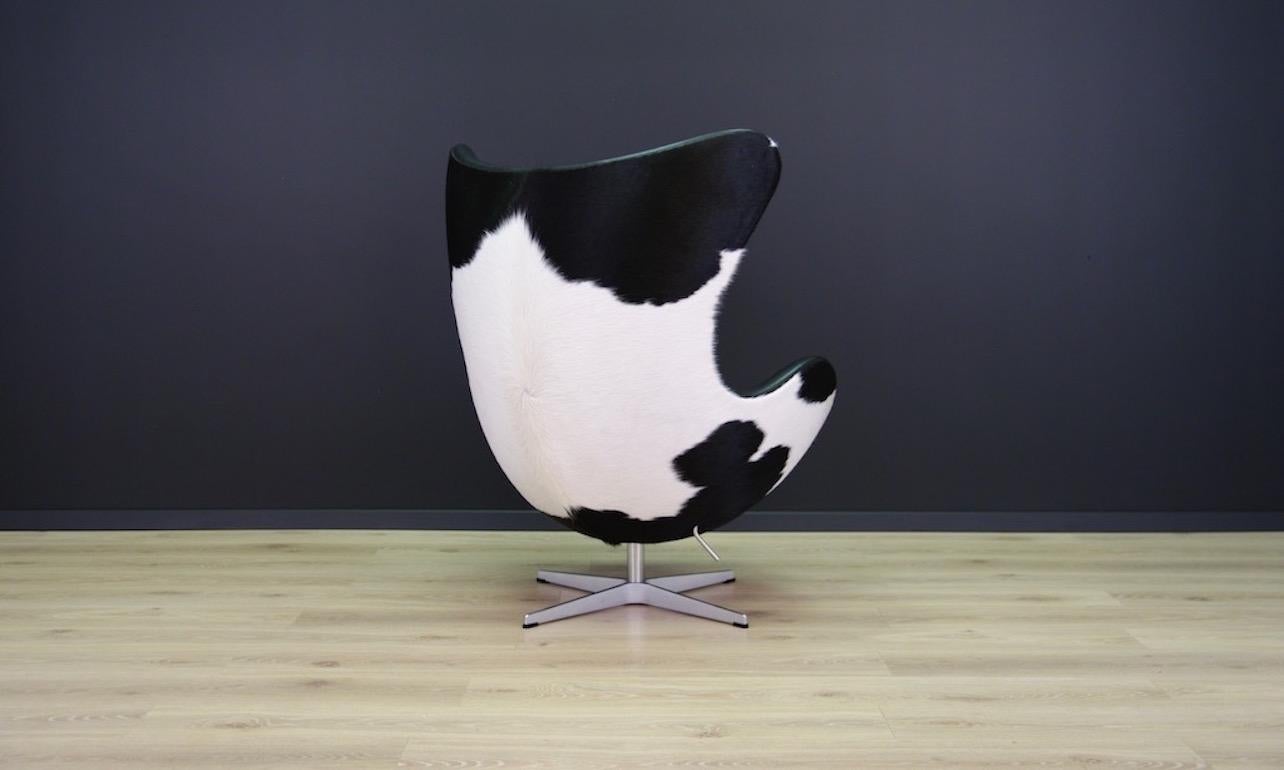Arne Jacobsen the Egg Chair Cow Leather Elegance, 1980s In Good Condition For Sale In Szczecin, Zachodniopomorskie