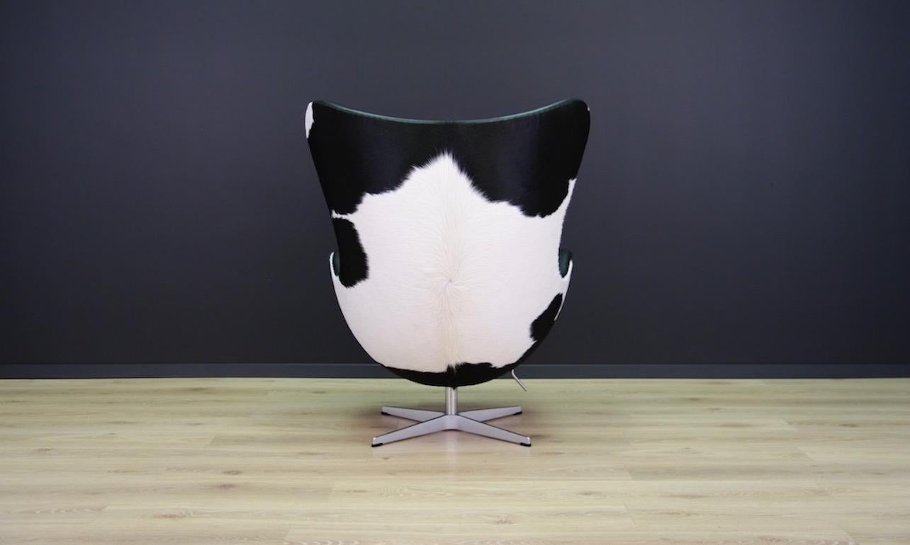 Metal Arne Jacobsen the Egg Chair Cow Leather Elegance, 1980s For Sale