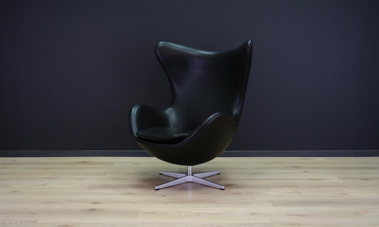 Mid-Century Modern Arne Jacobsen the Egg Chair Elegance Leather Black For Sale