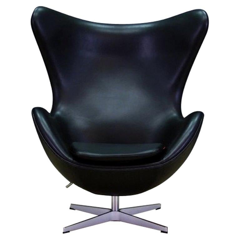 Arne Jacobsen the Egg Chair Elegance Leather Black For Sale