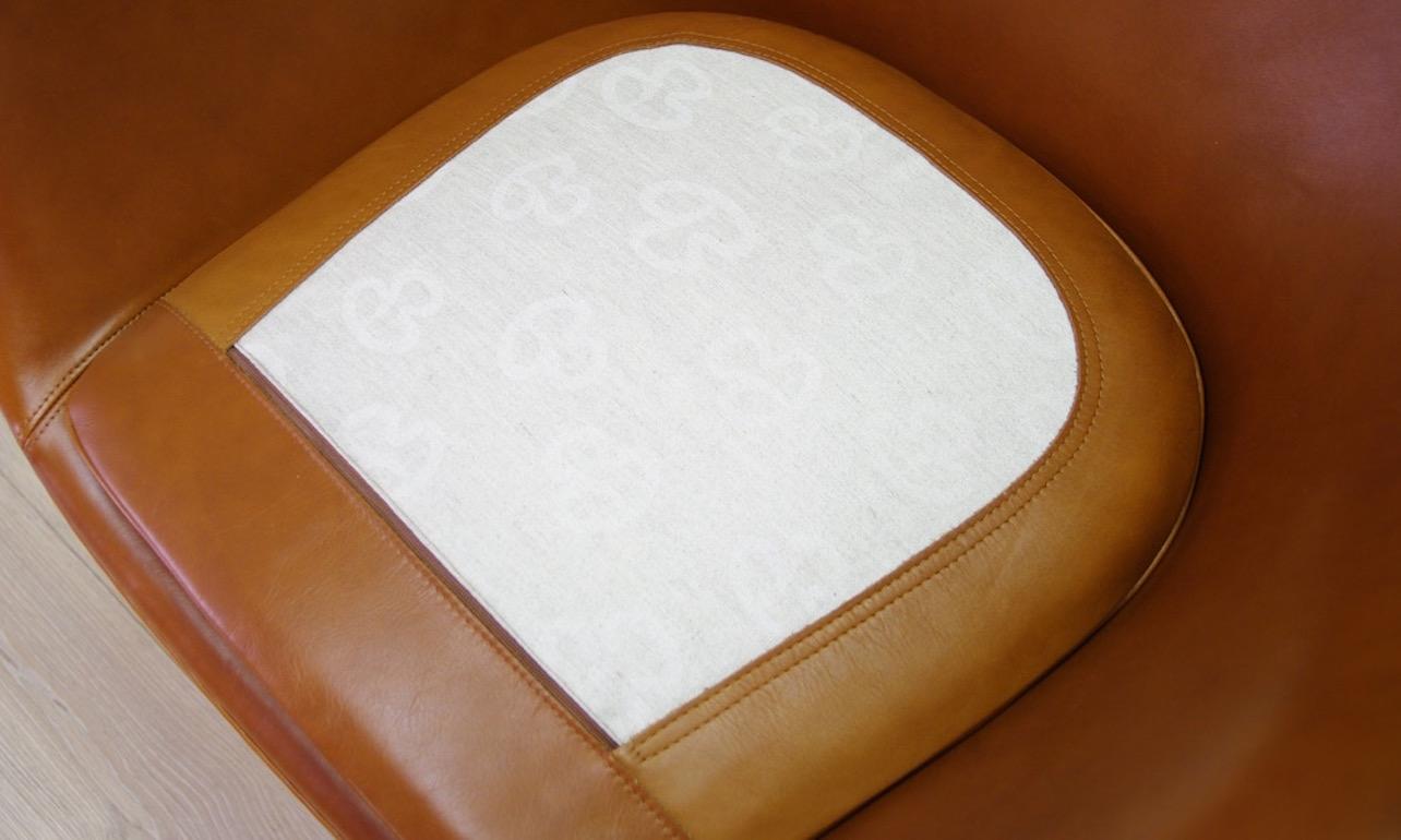 Arne Jacobsen the Egg Chair Elegance Leather Retro For Sale 3