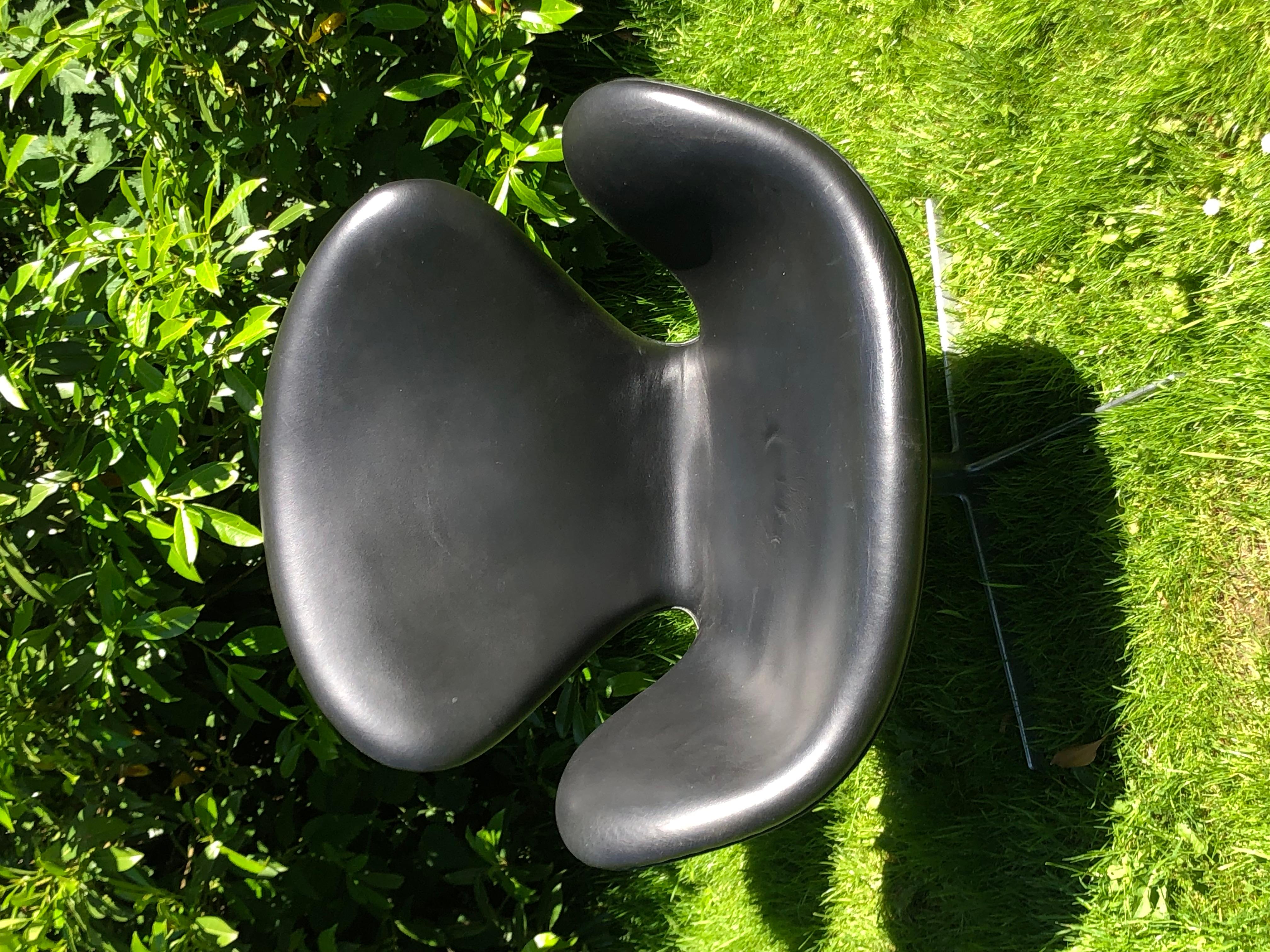 Mid-Century Modern Arne Jacobsen the iconic black leather swan-chair Fritz Hansen 1960ties