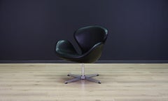 Arne Jacobsen the Swan Elegance Black Leather Retro