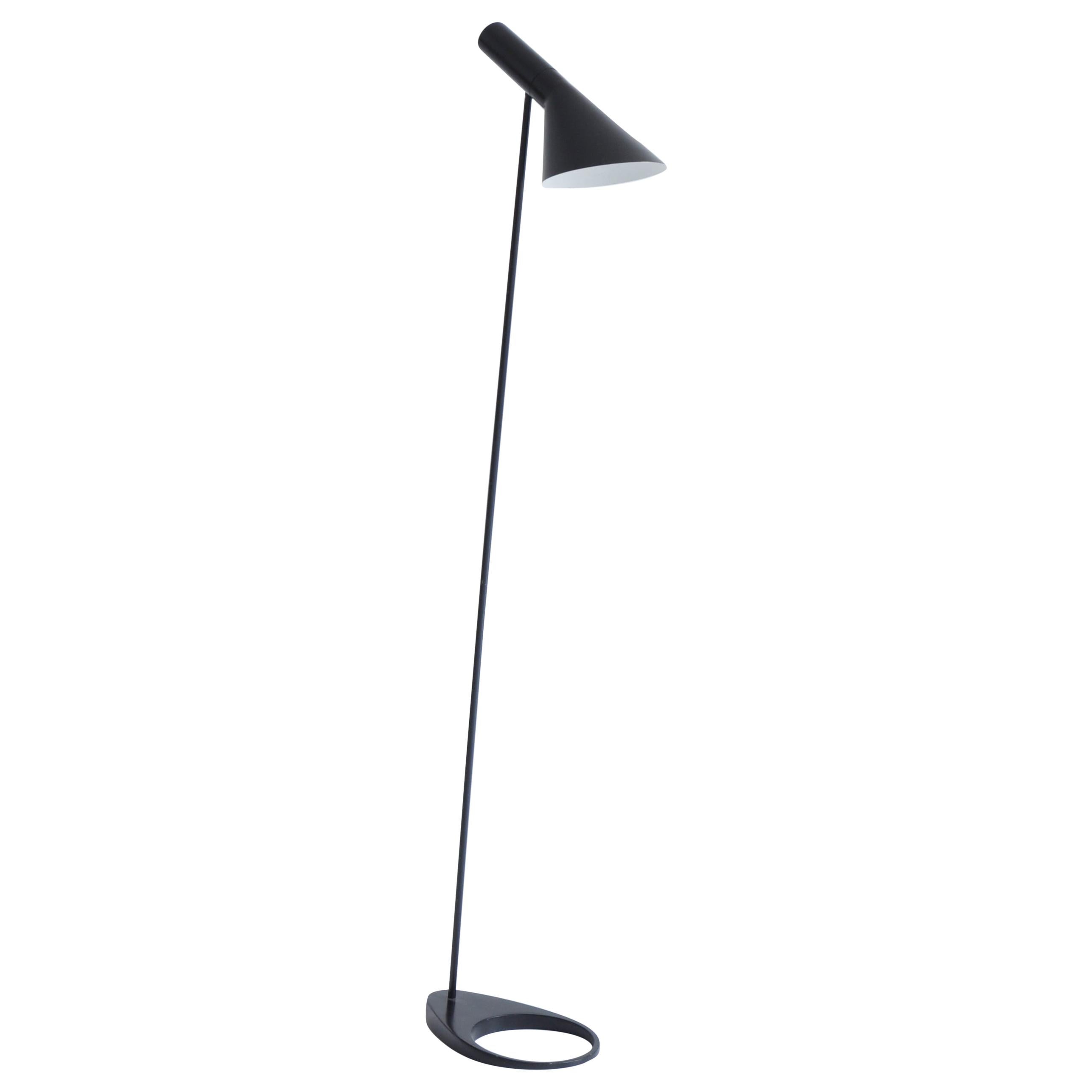 Arne Jacobsen Vintage Black Metal Floor Lamp "model 28709" for Louis Poulsen  For Sale at 1stDibs | morkgron color