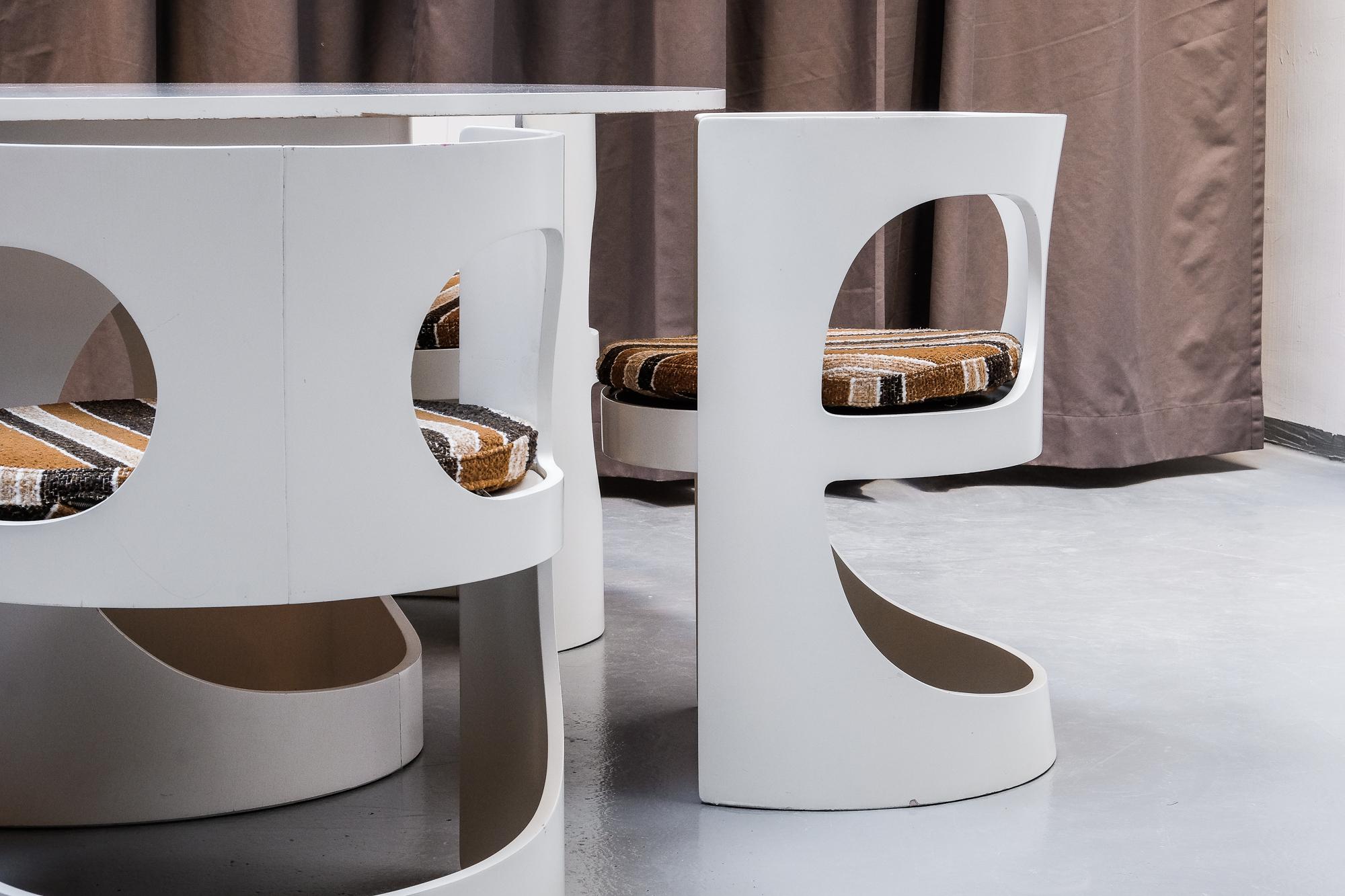Finnish Arne Jacobsen White Lacquered Pre Pop Dining Room Set for Asko, 1969