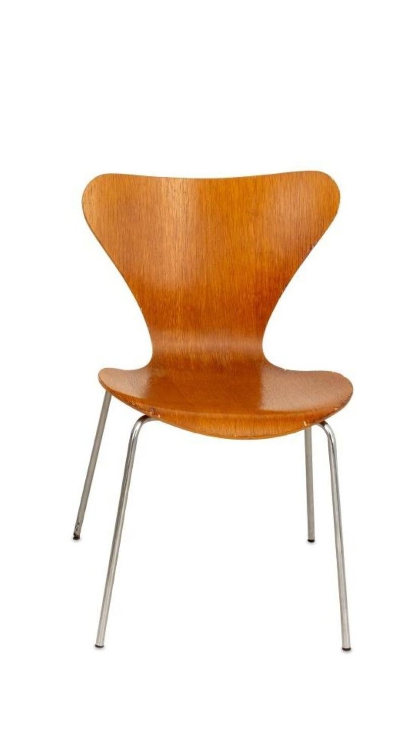 Paire de chaises Series 7 d'Arne Jacobsen x Fritz Hansen État moyen - En vente à Astoria, NY