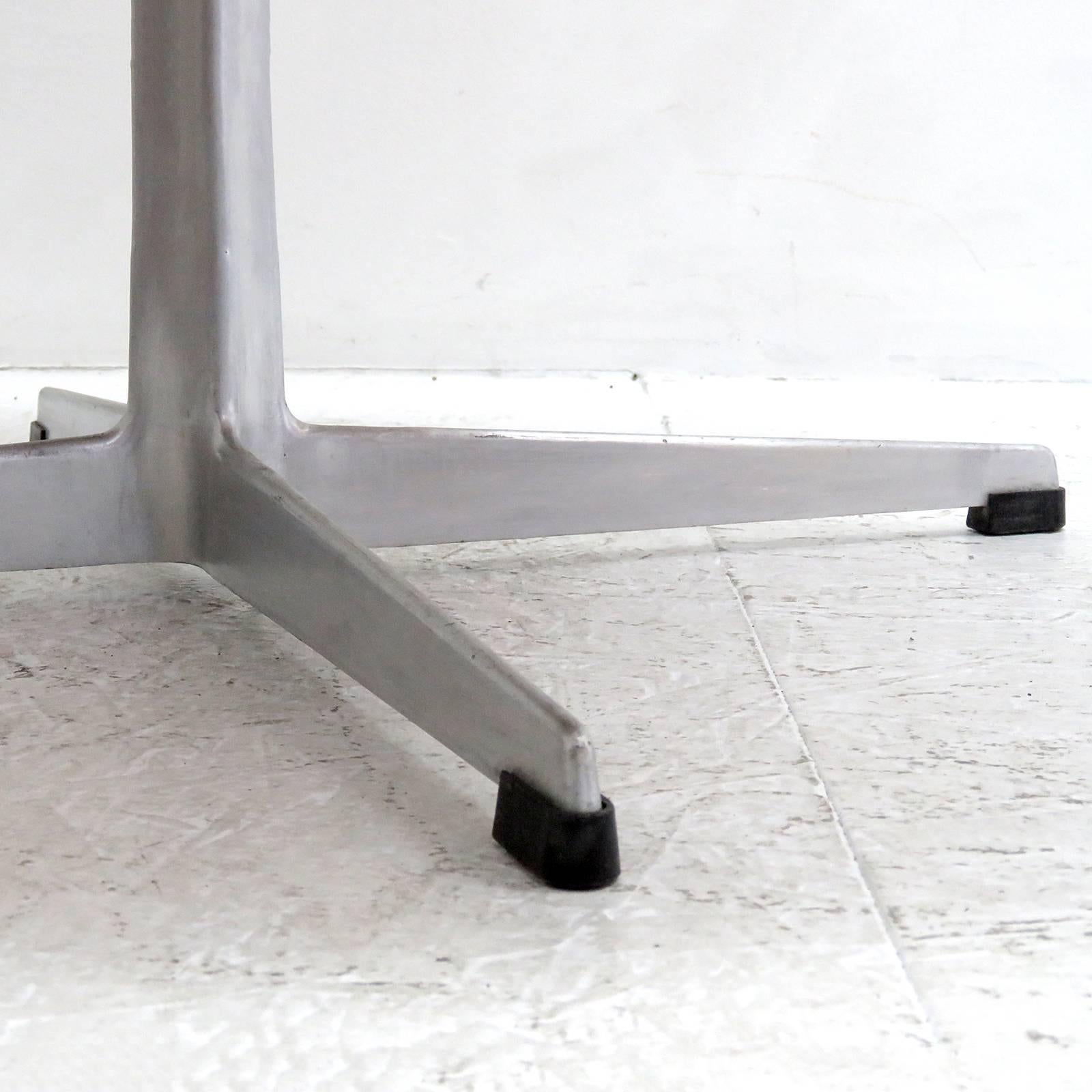 Arne Jacobsen, Swan Chair, Model 3320 4