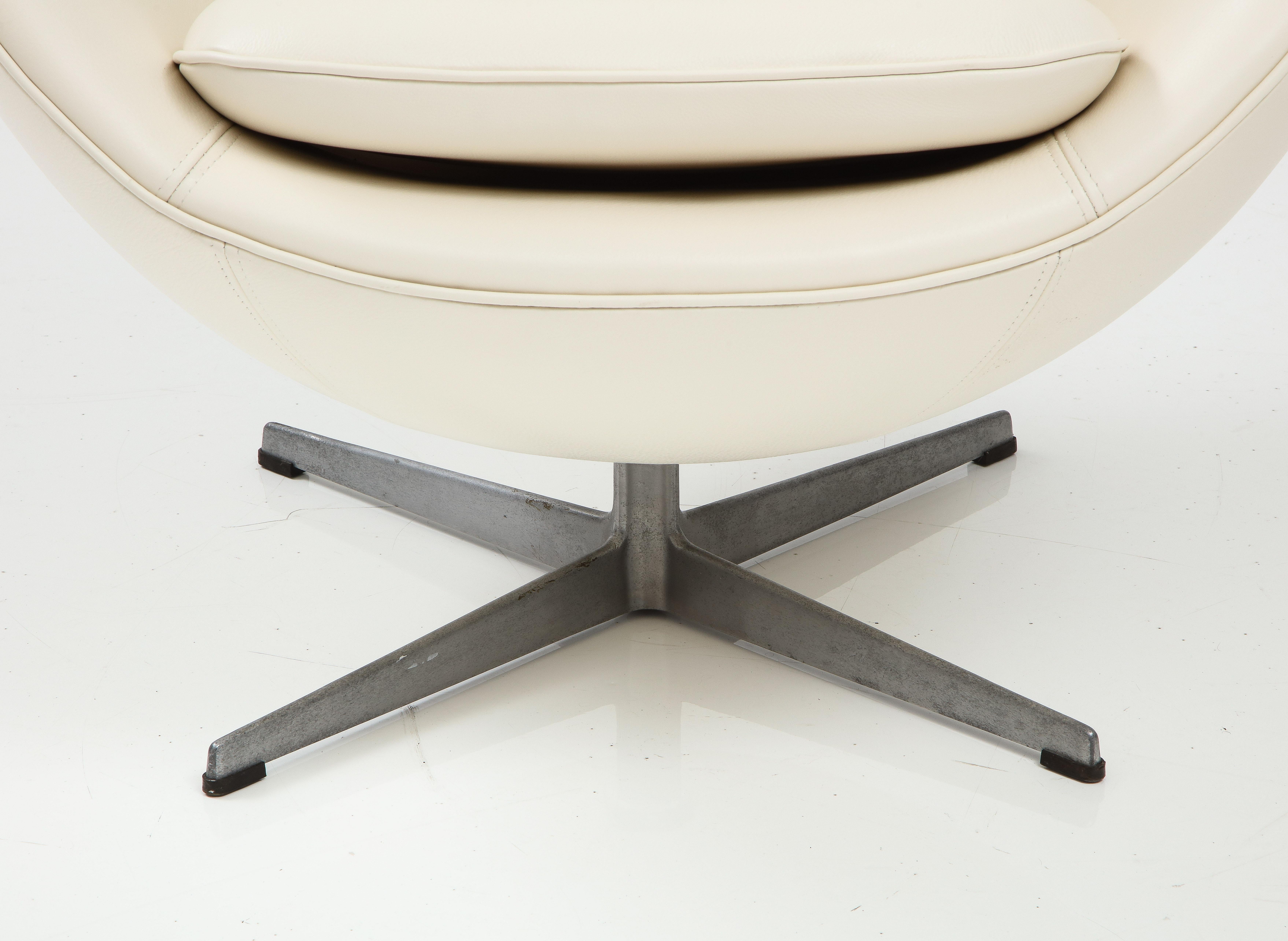 Arne Jacobson für Fritz Hansen: Stuhl „Egg“ (Skandinavische Moderne) im Angebot