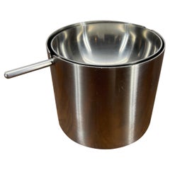 Posacenere in acciaio inossidabile di Arne Jacobson per Stelton, Danimarca, metà secolo, moderno