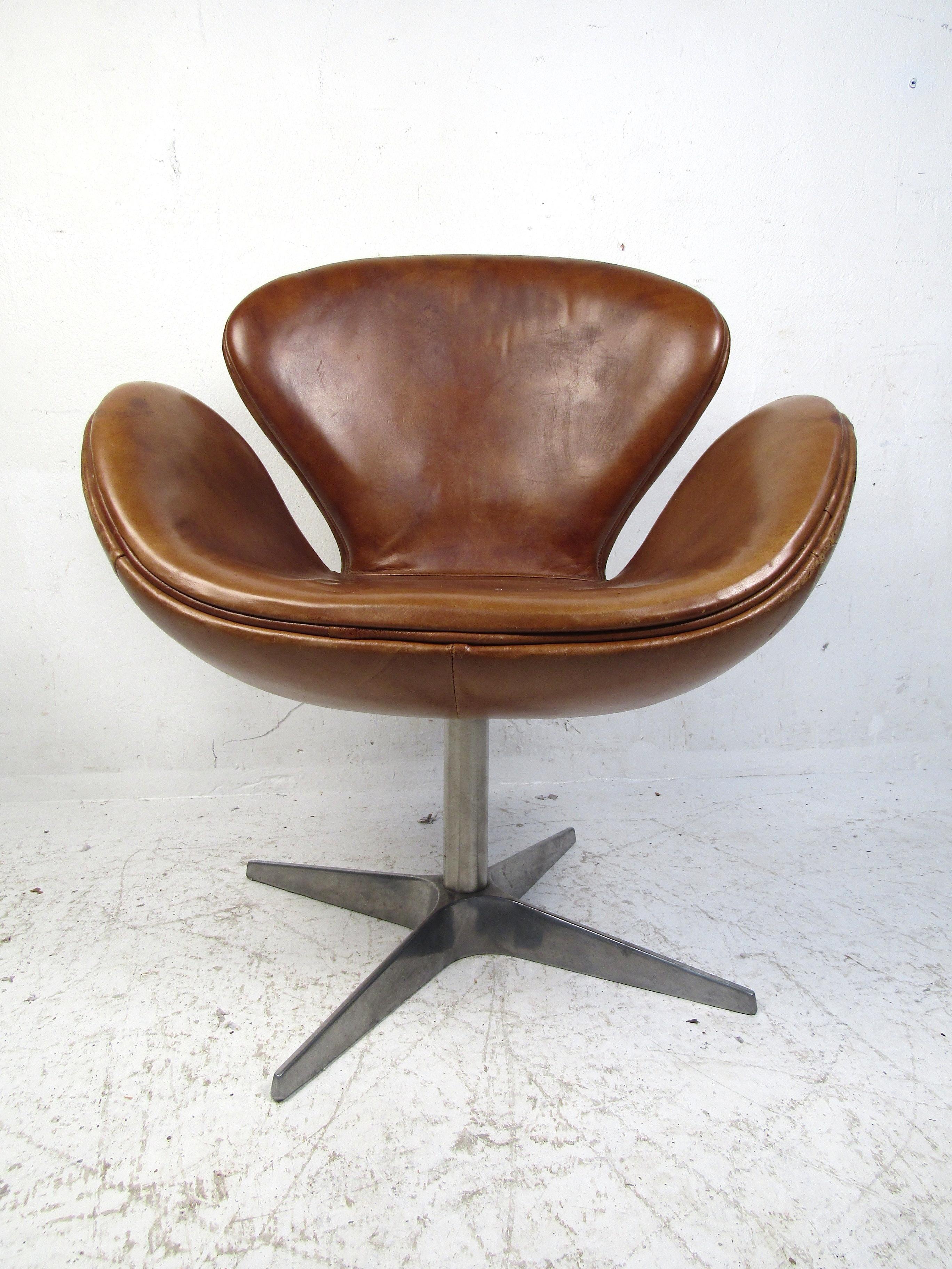 Mid-Century Modern Arne Jacobson Leather Swivel Chair 'Brown'