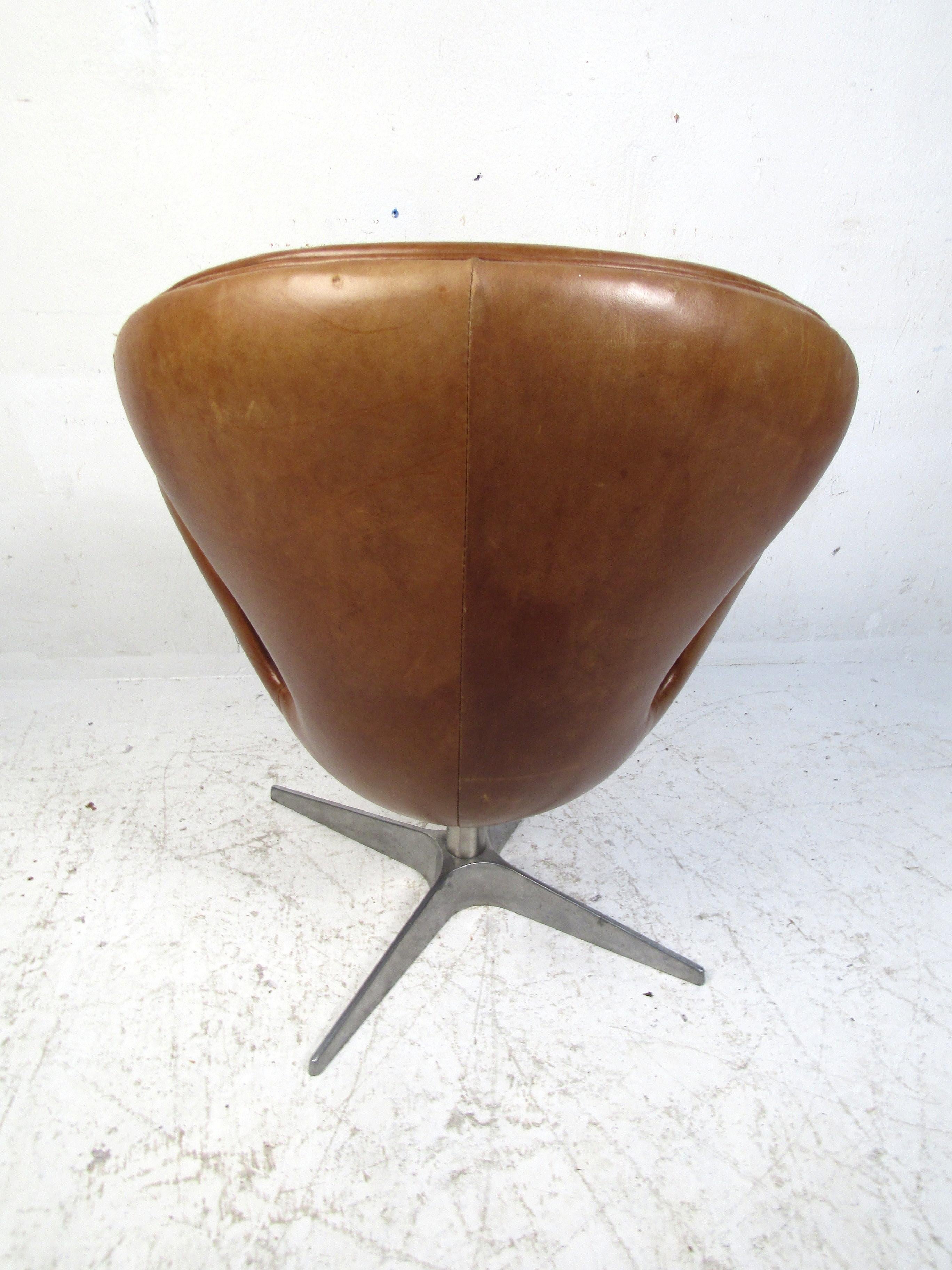 20th Century Arne Jacobson Leather Swivel Chair 'Brown'