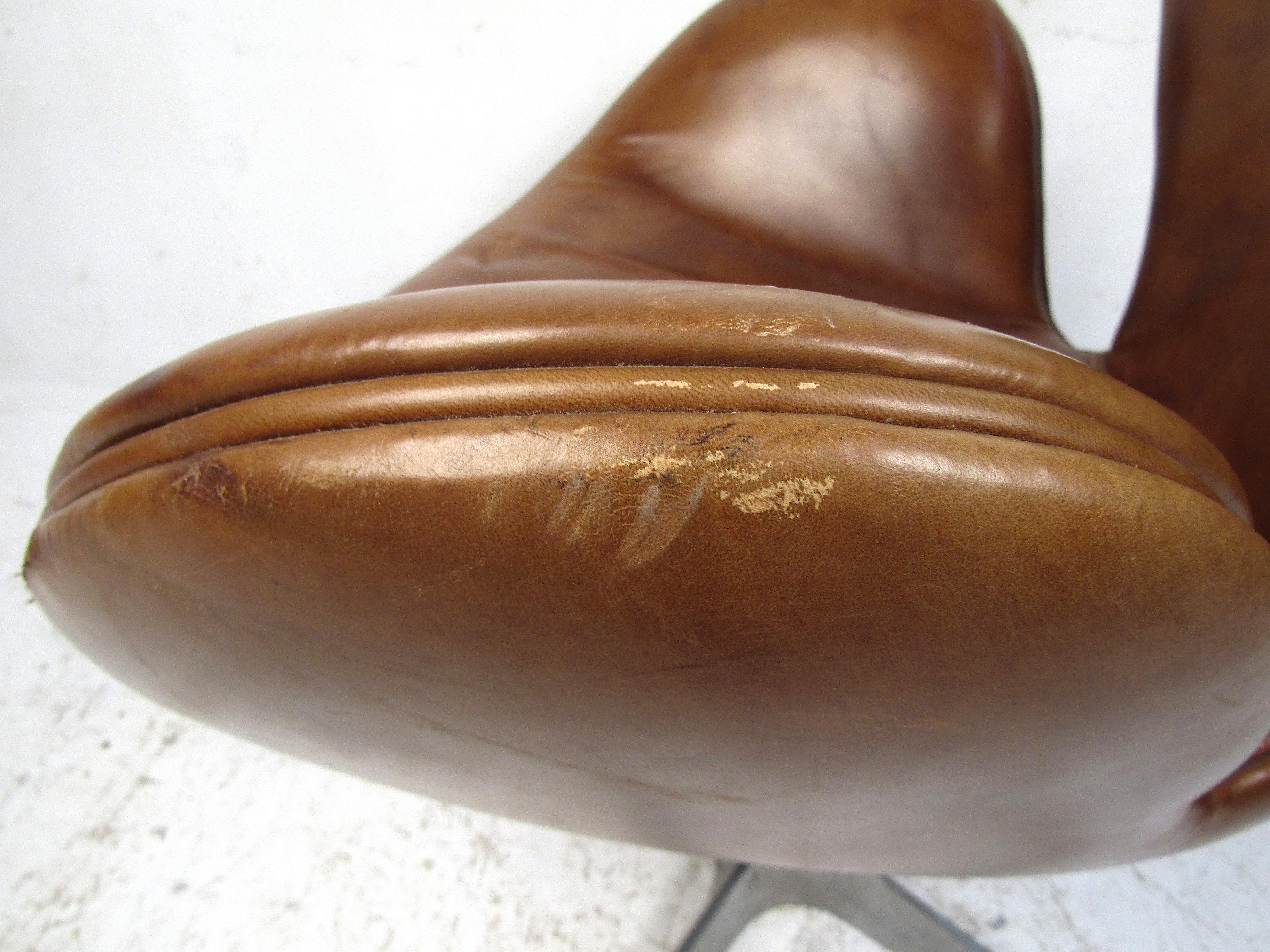 Metal Arne Jacobson Leather Swivel Chair 'Brown'