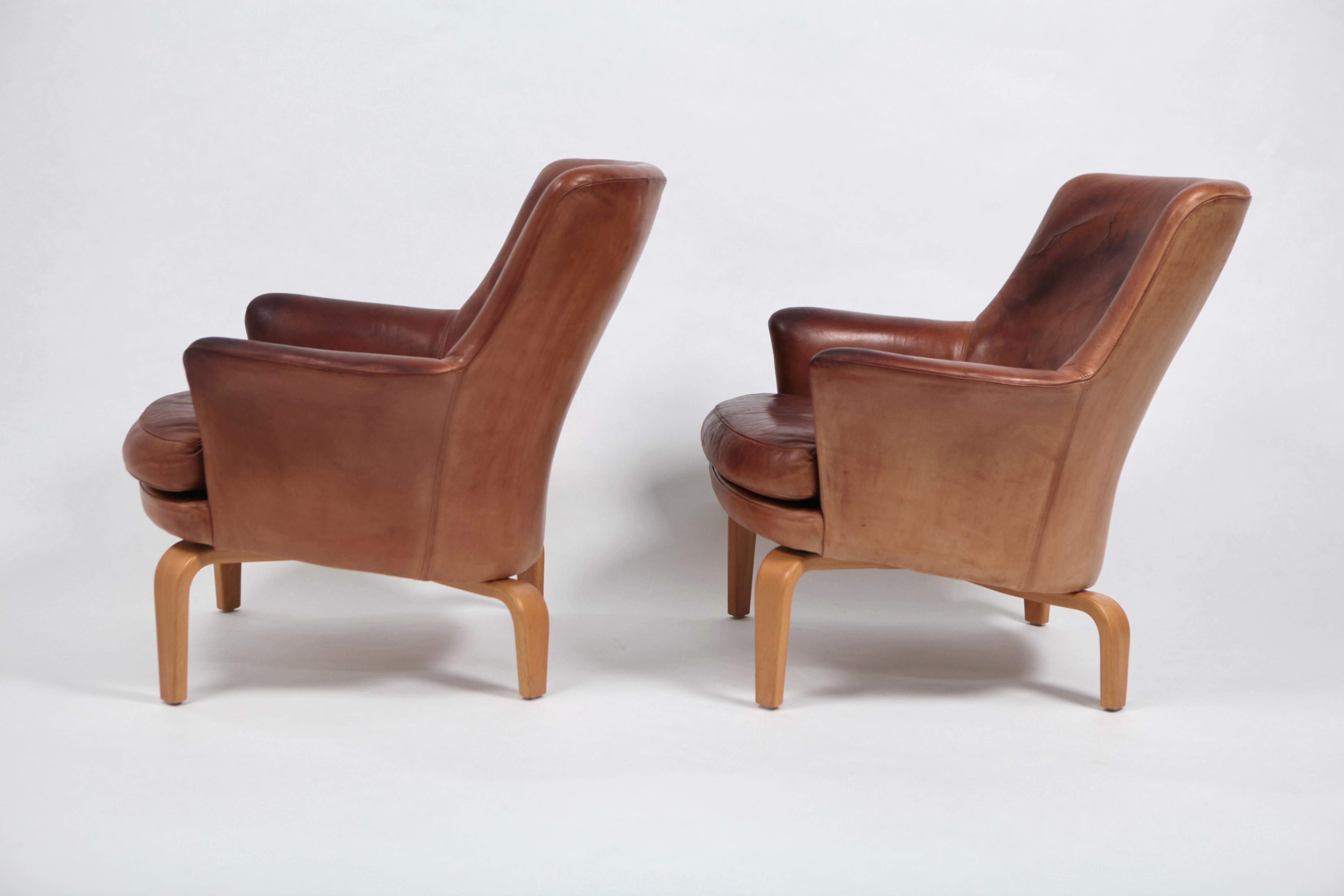 Paire de fauteuils Pilot d'Arne Norell, en cuir et hêtre, Suède, 1967 1