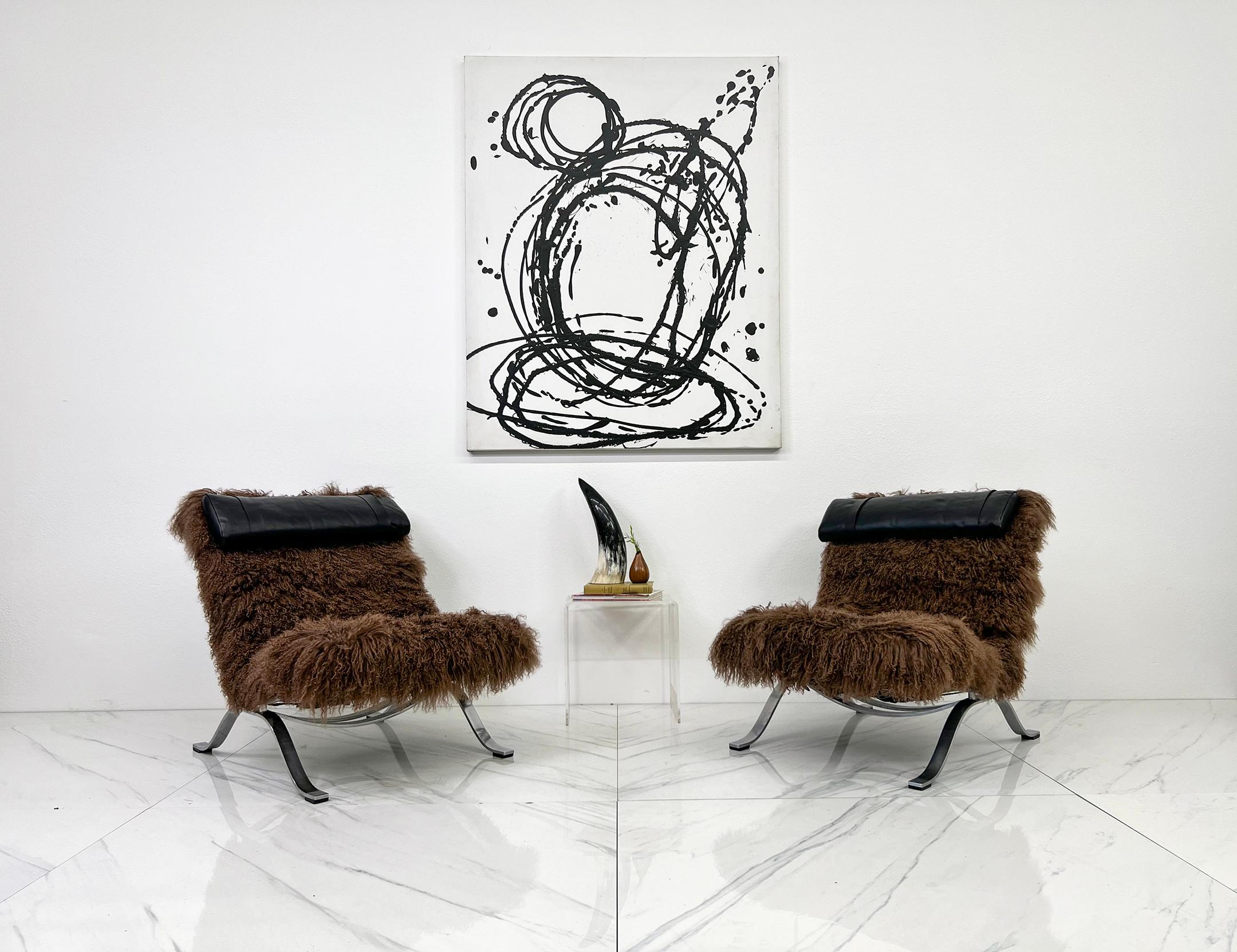These chairs are nothing short of stunning! These are a pair of fabulous Ari Chairs by the legendary Arne Norell – where chic meets vintage vibes in a dance of unparalleled design!  Awarded the coveted “Showpiece of the Year” in 1973 by the British