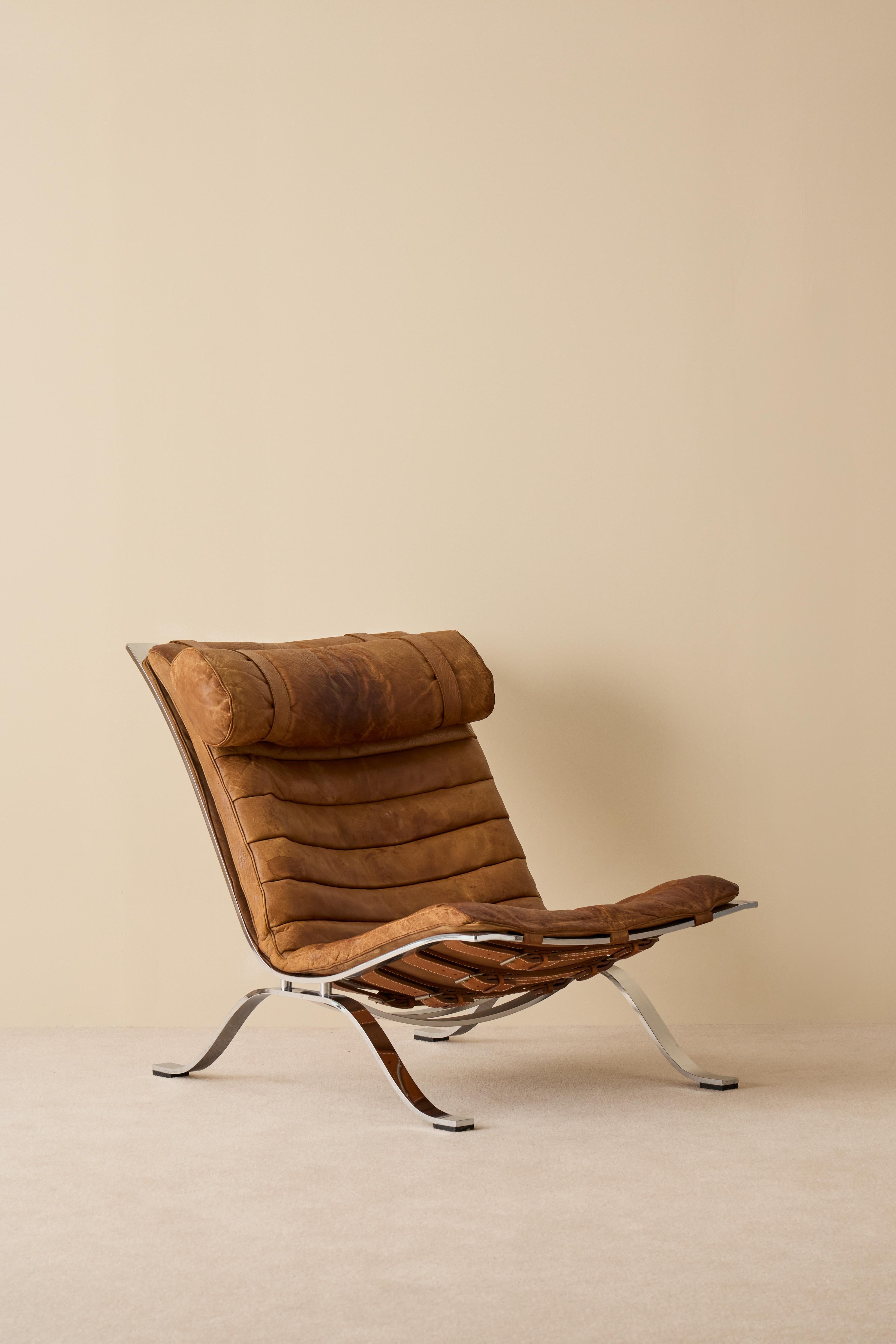 Scandinavo moderno Arne Norell Ari Easy Chairs in pelle marrone cognac, Svezia, anni '60 in vendita