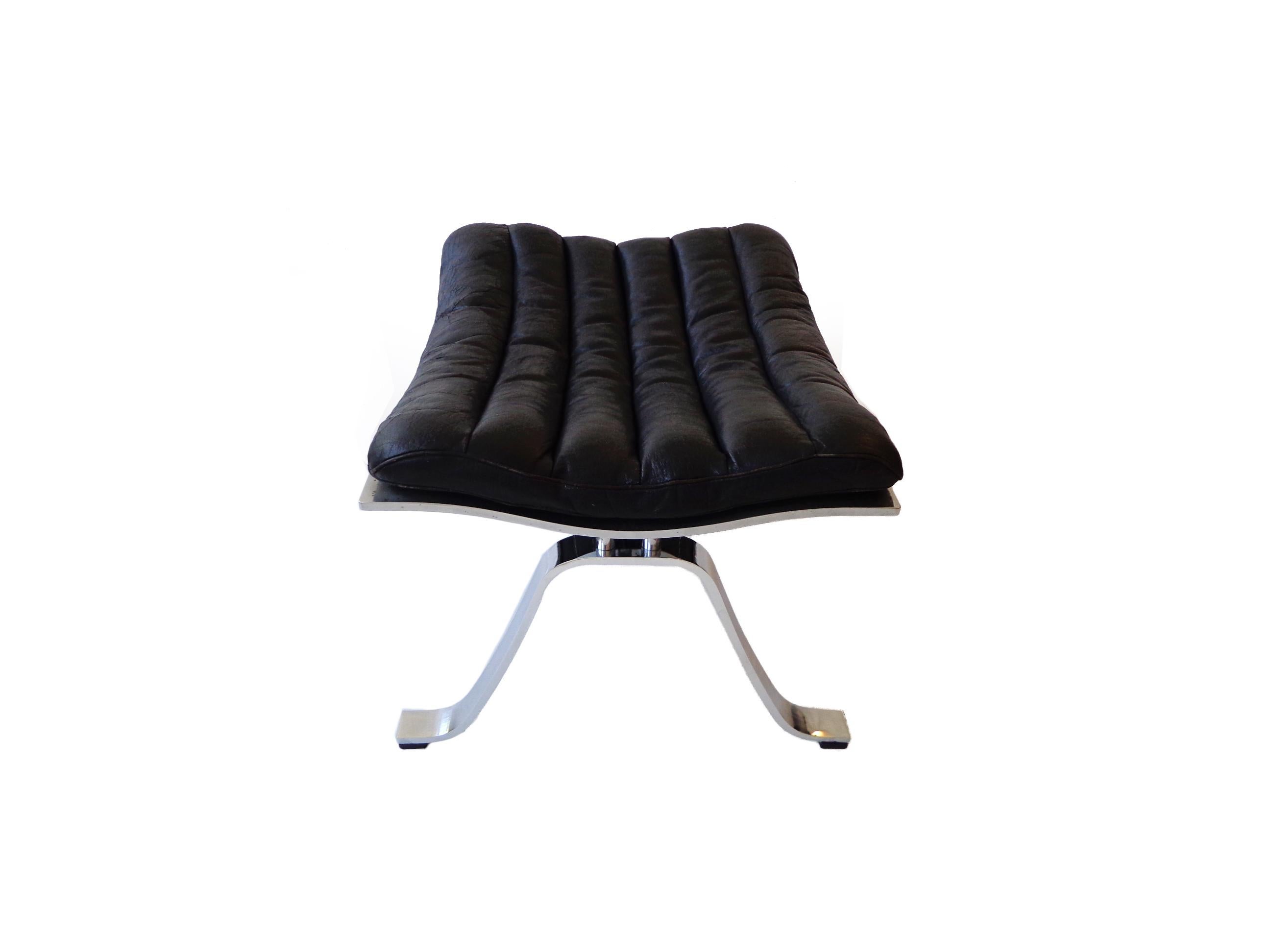 Arne Norell ‘Ari’ Lounge Chair and Ottoman in Original Black Leather Sweden, 60s 2