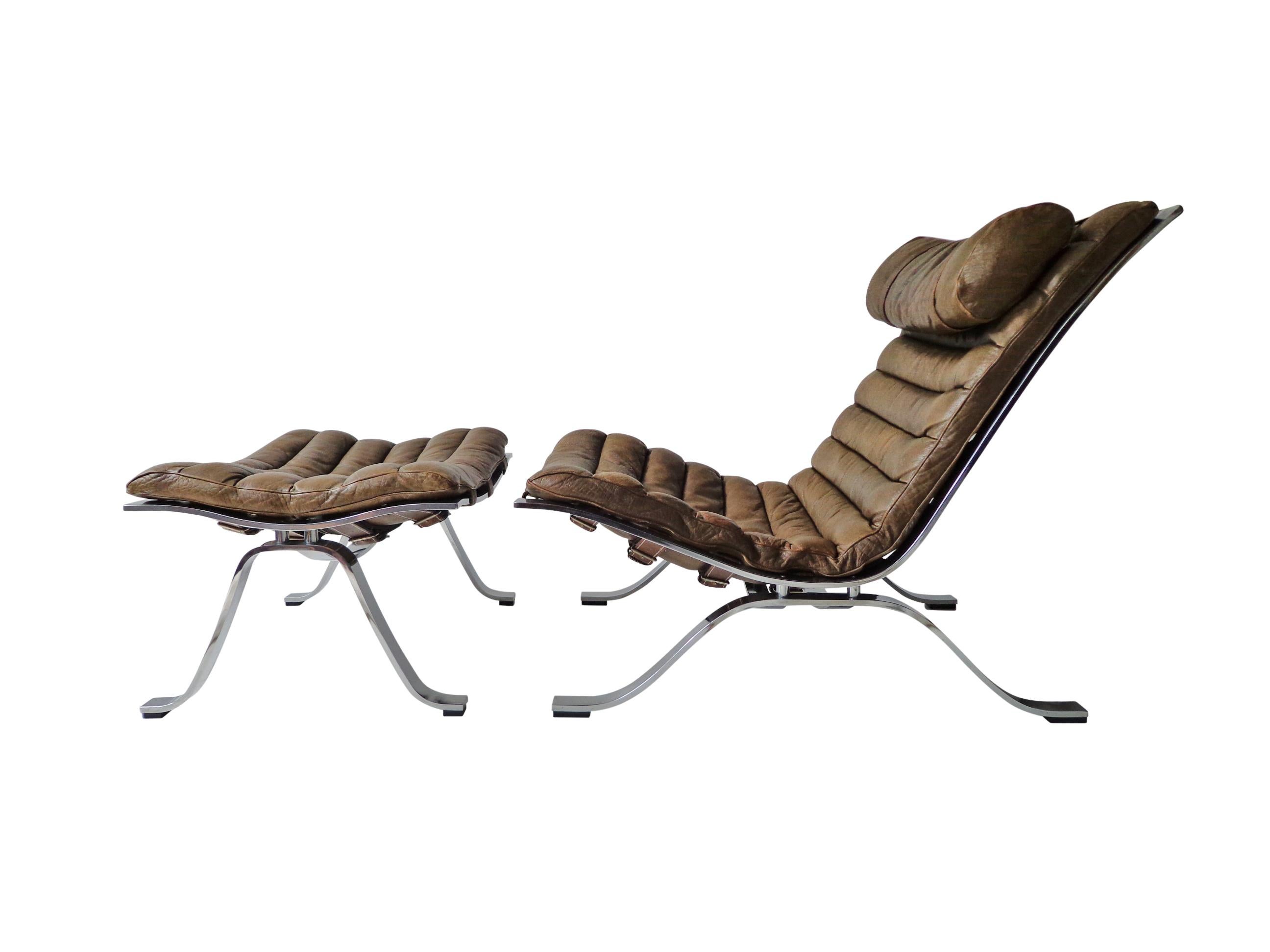 Arne Norell ‘Ari’ Lounge Chair and Ottoman in Original Cognac/Brown Leather In Good Condition For Sale In Amsterdam, NL