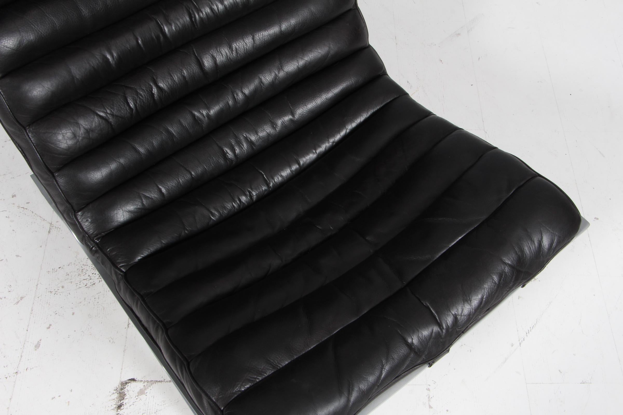 Arne Norells Chaise longue avec ottoman en cuir patiné en vente 3