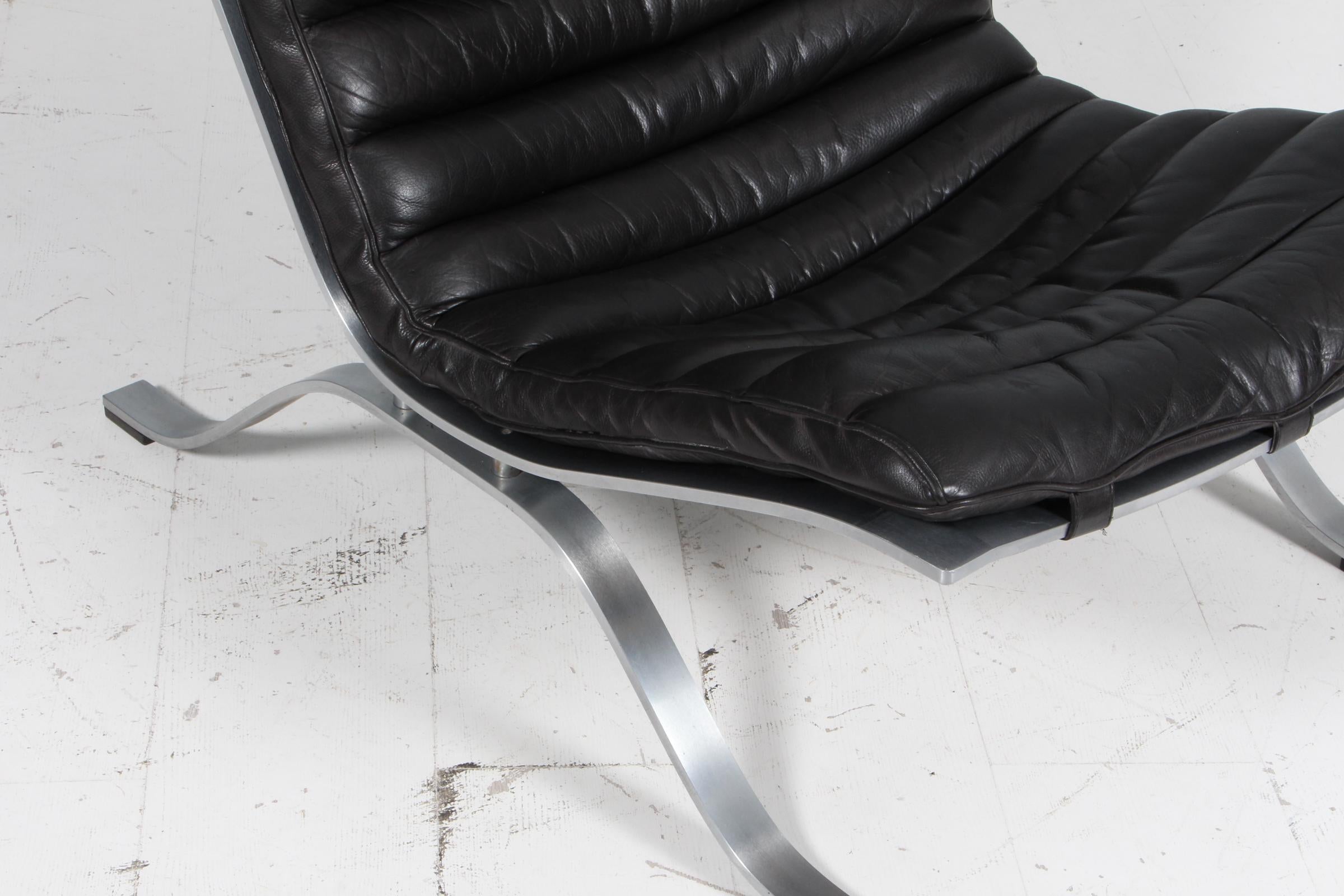 Arne Norells Chaise longue avec ottoman en cuir patiné en vente 1