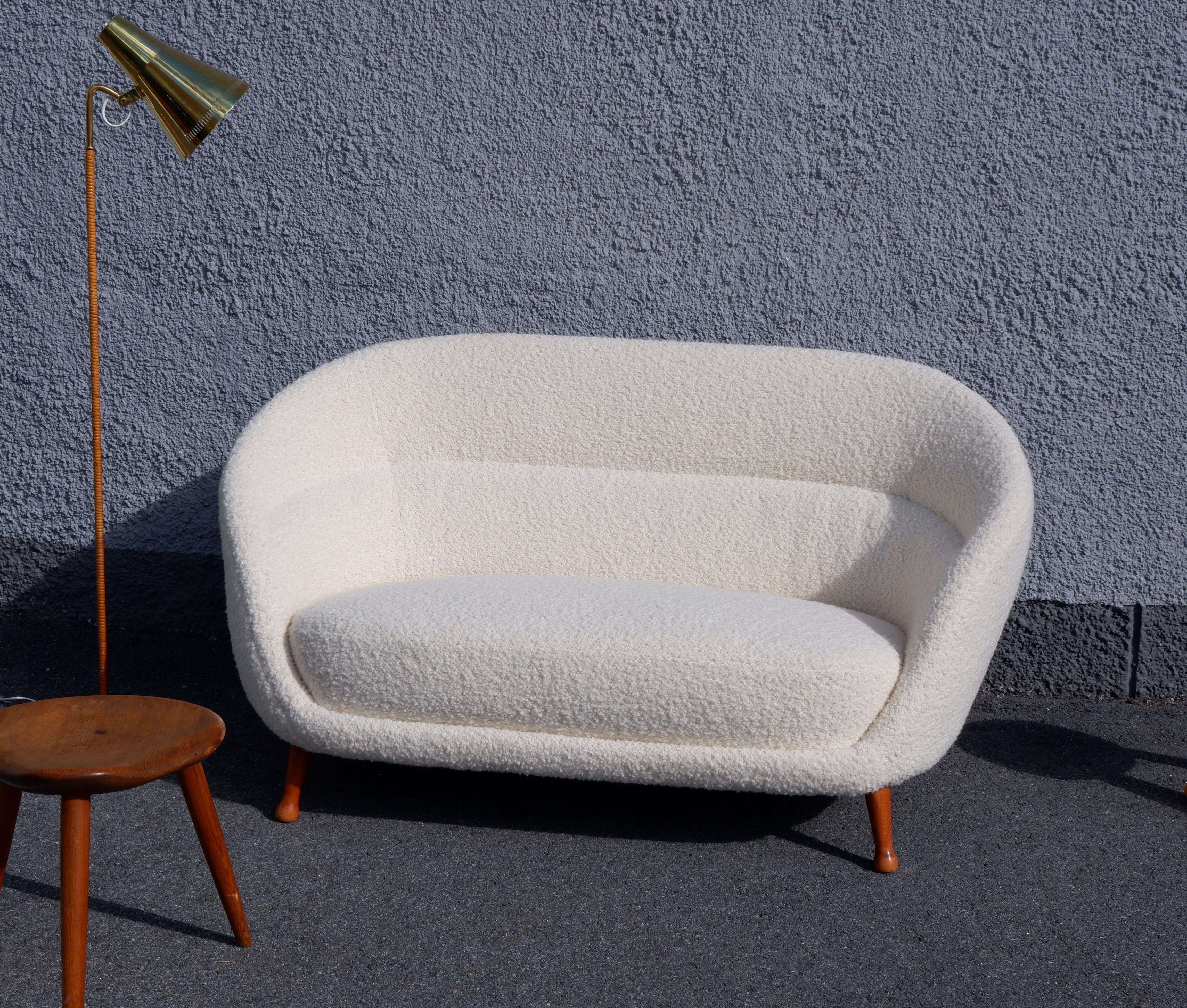 Arne Norell curvy Soffa Produced by Westbergs Möbler, Sweden, circa 1960 For Sale 2