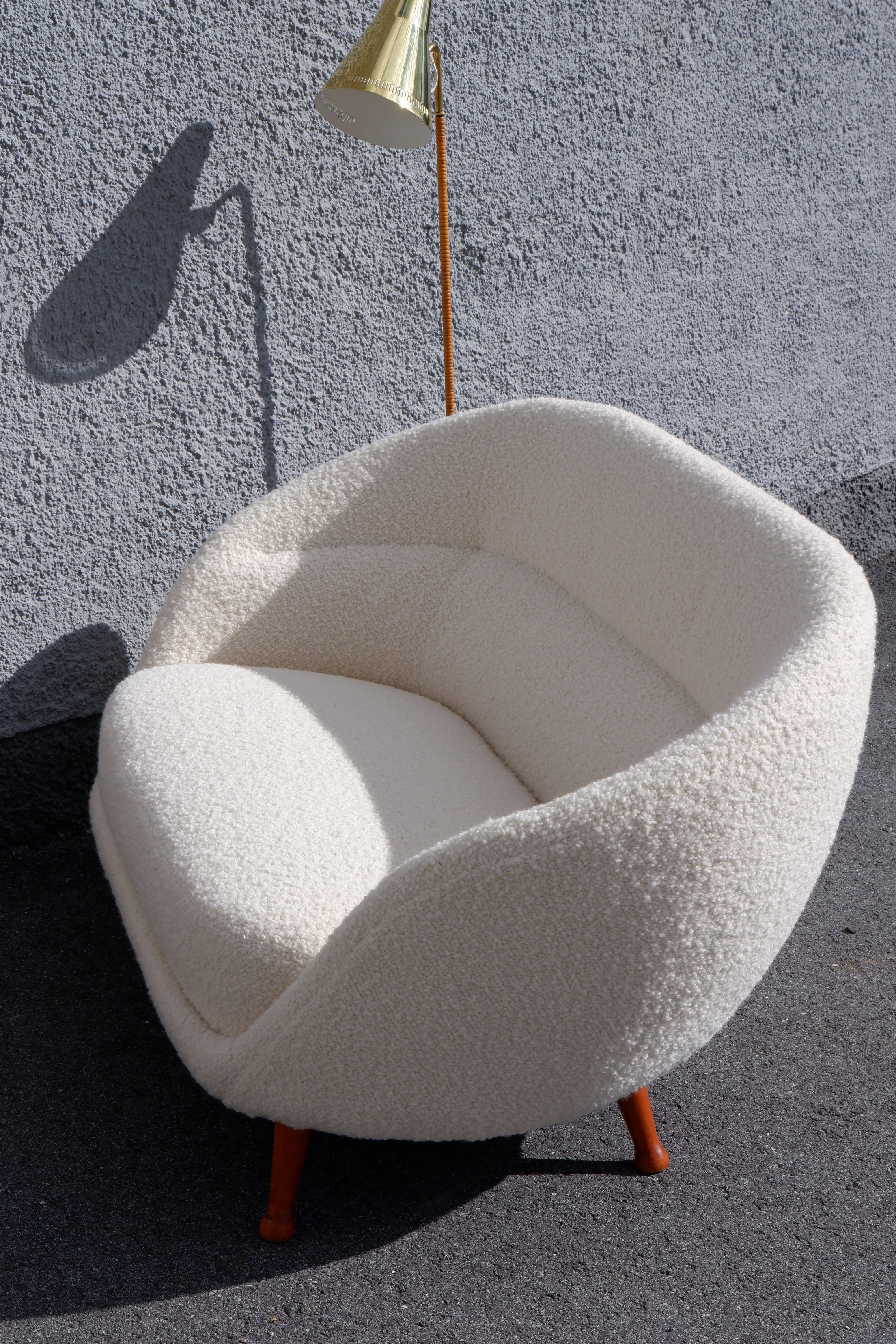 Swedish Arne Norell curvy Soffa Produced by Westbergs Möbler, Sweden, circa 1960 For Sale