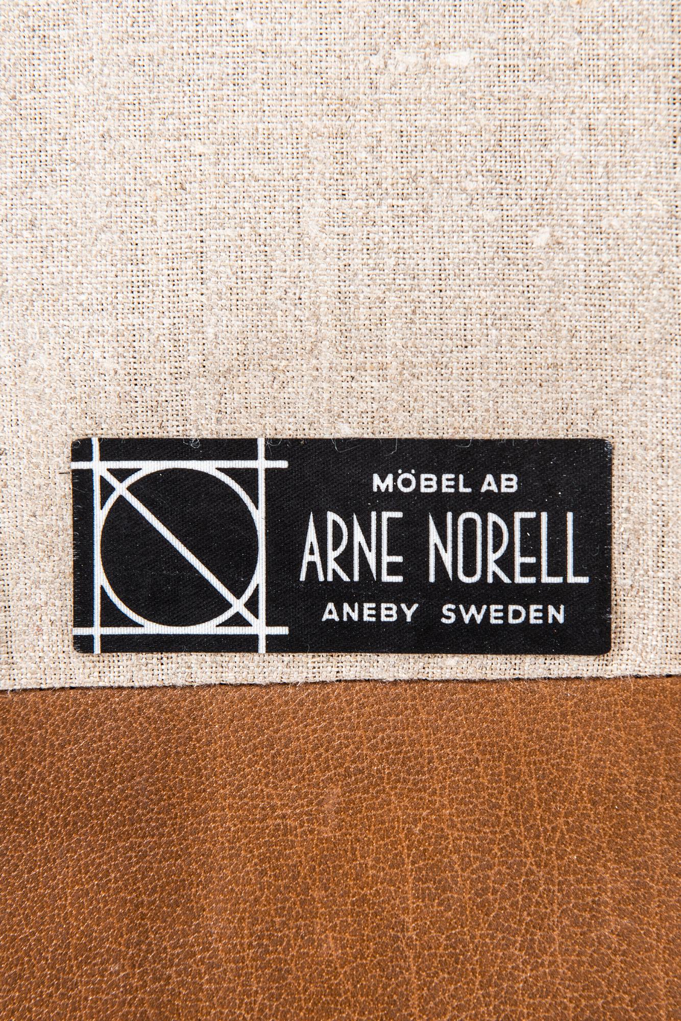 Milieu du XXe siècle Fauteuil modèle Lven d'Arne Norell pour Arne Norell AB en Suède en vente
