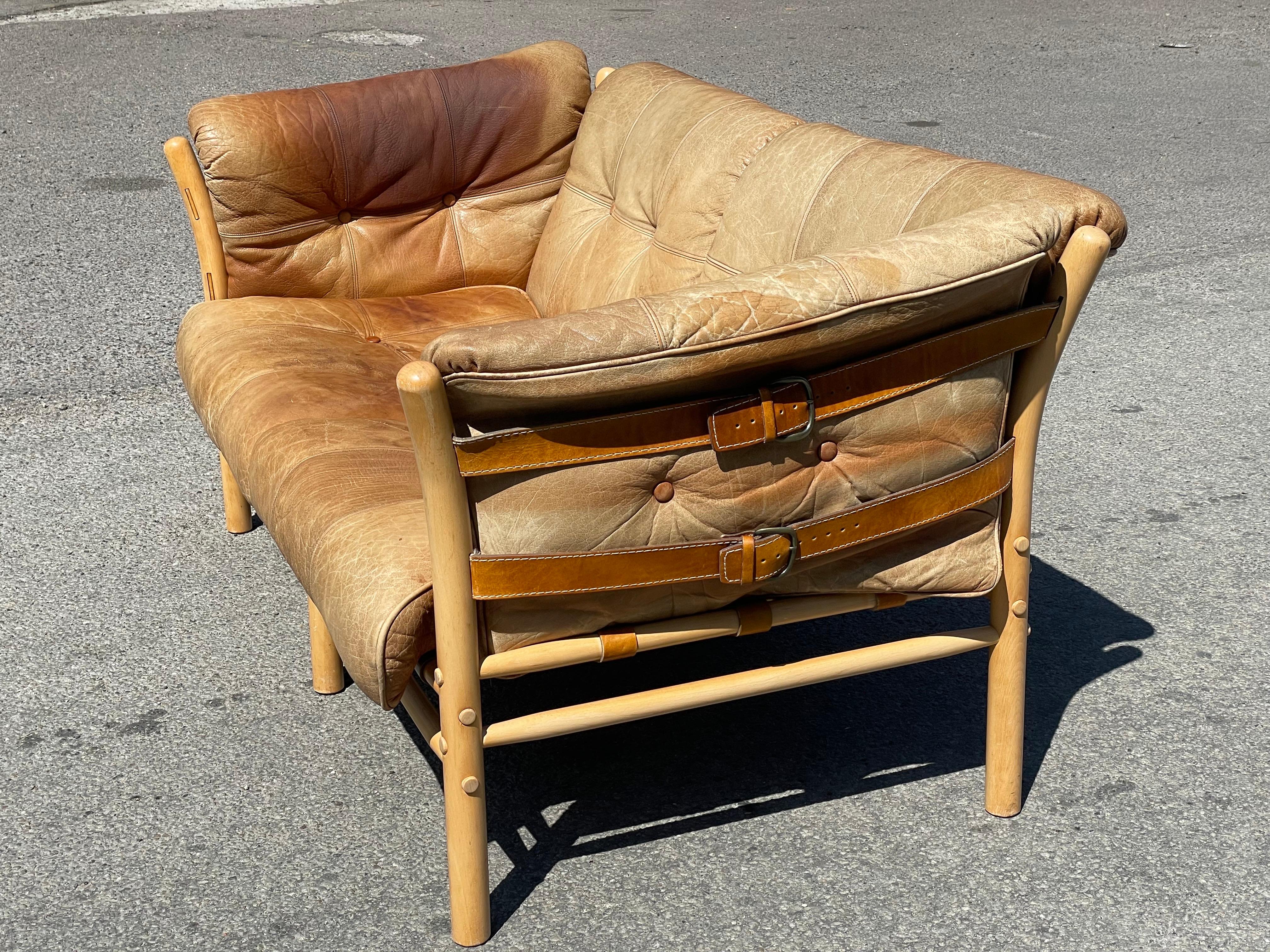  Ilona Zweisitzer-Sofa - eine zeitlose Mischung aus Eleganz und Komfort. Entworfen vom bekannten schwedischen Architekten Arne Norell in den 1960er Jahren für Norell Möbel AB