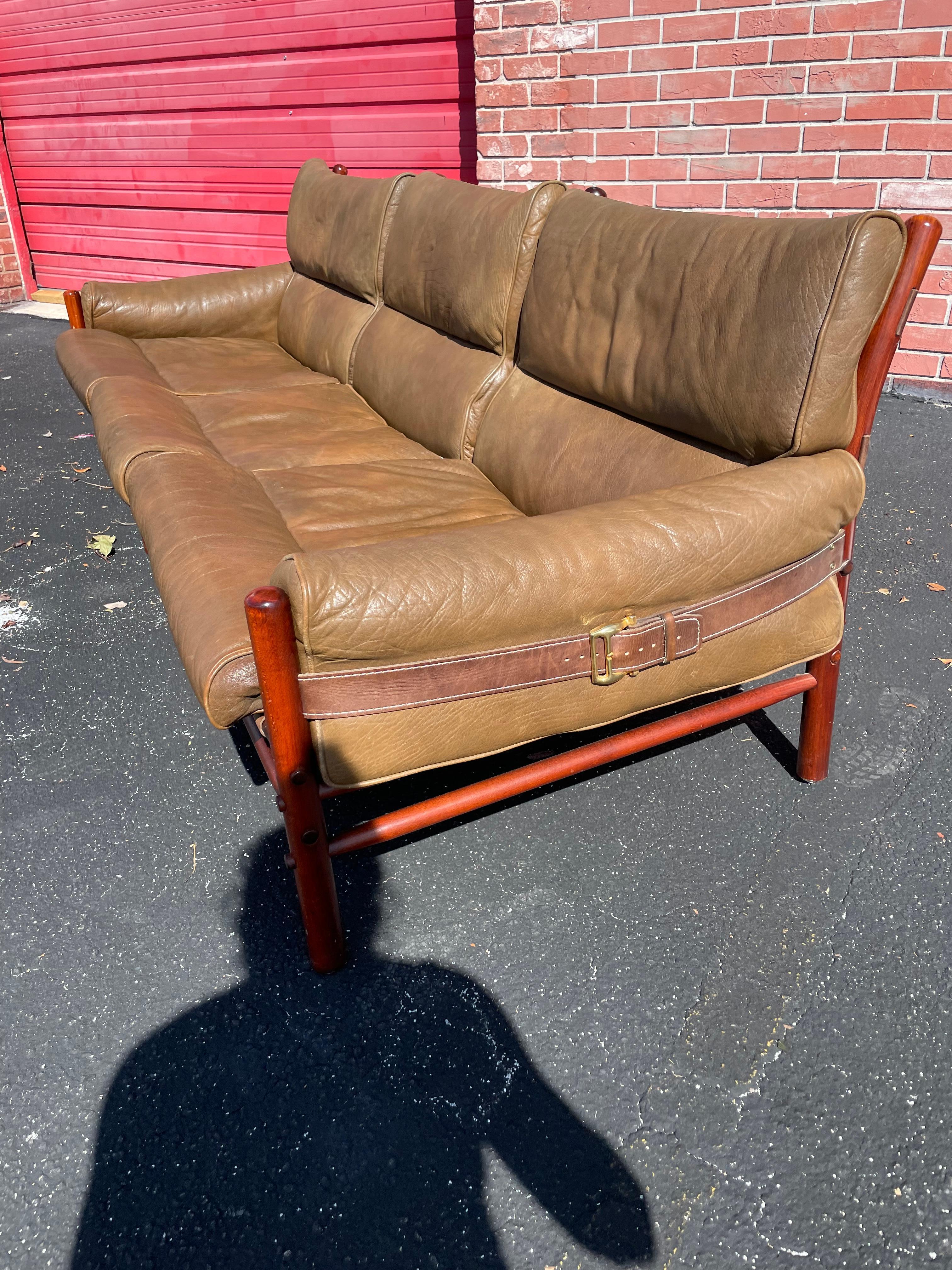 Arne Norell “Kontiki” Safari Leather Sofa In Good Condition For Sale In Fort Lauderdale, FL