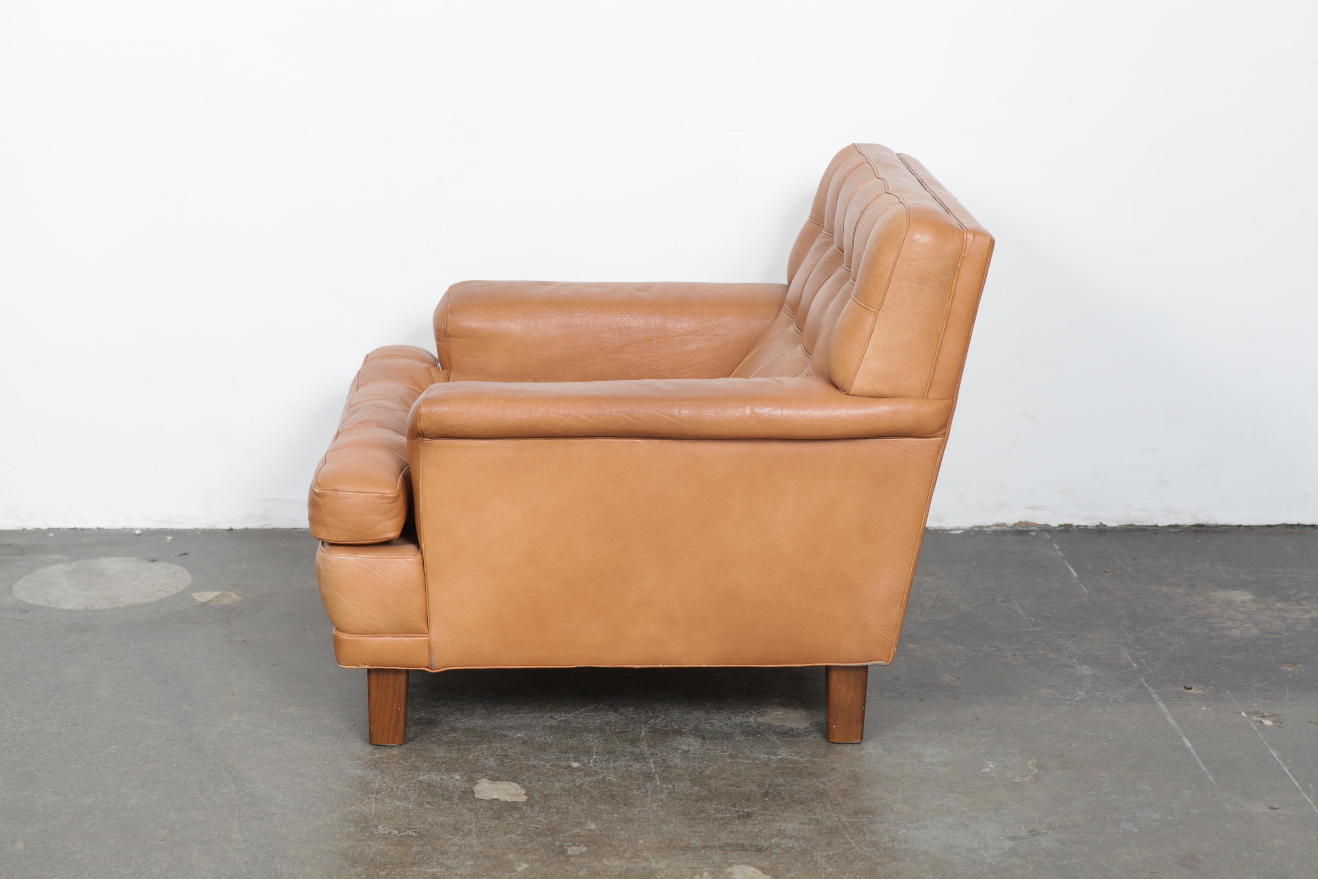 Arne Norell Merkur Tan Leather Tufted Lounge Chair, Sweden, Norell AB In Good Condition In North Hollywood, CA