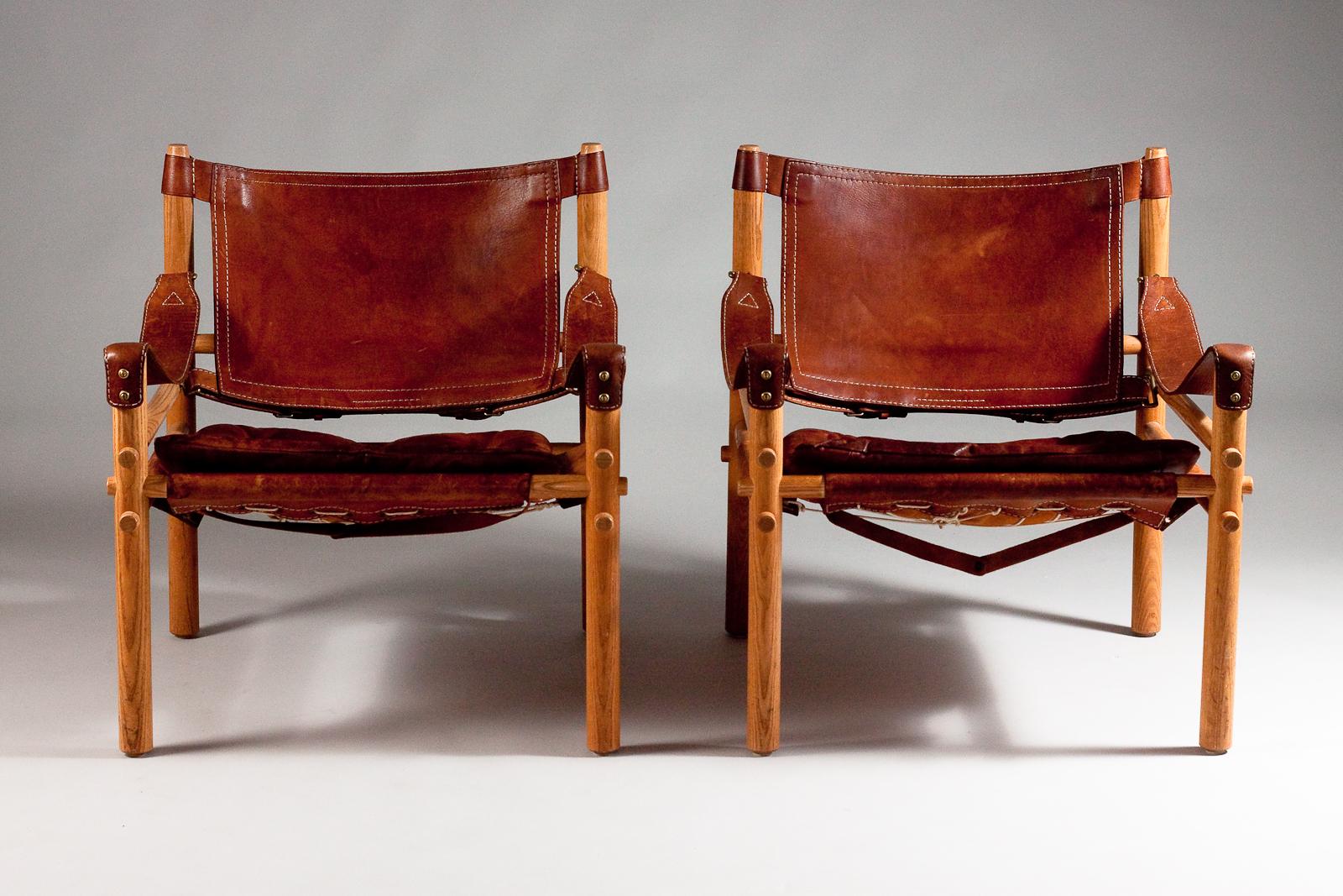 Arne Norell, paire de chaises en cuir safari Sirocco des années 1960 Bon état - En vente à Turku, Varsinais-Suomi