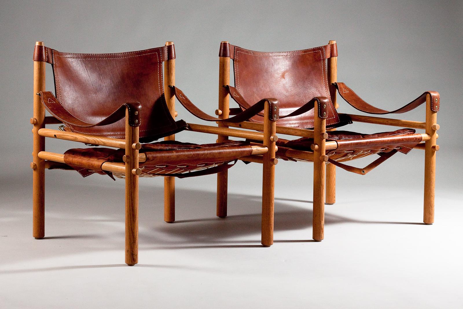 20ième siècle Arne Norell, paire de chaises en cuir safari Sirocco des années 1960 en vente