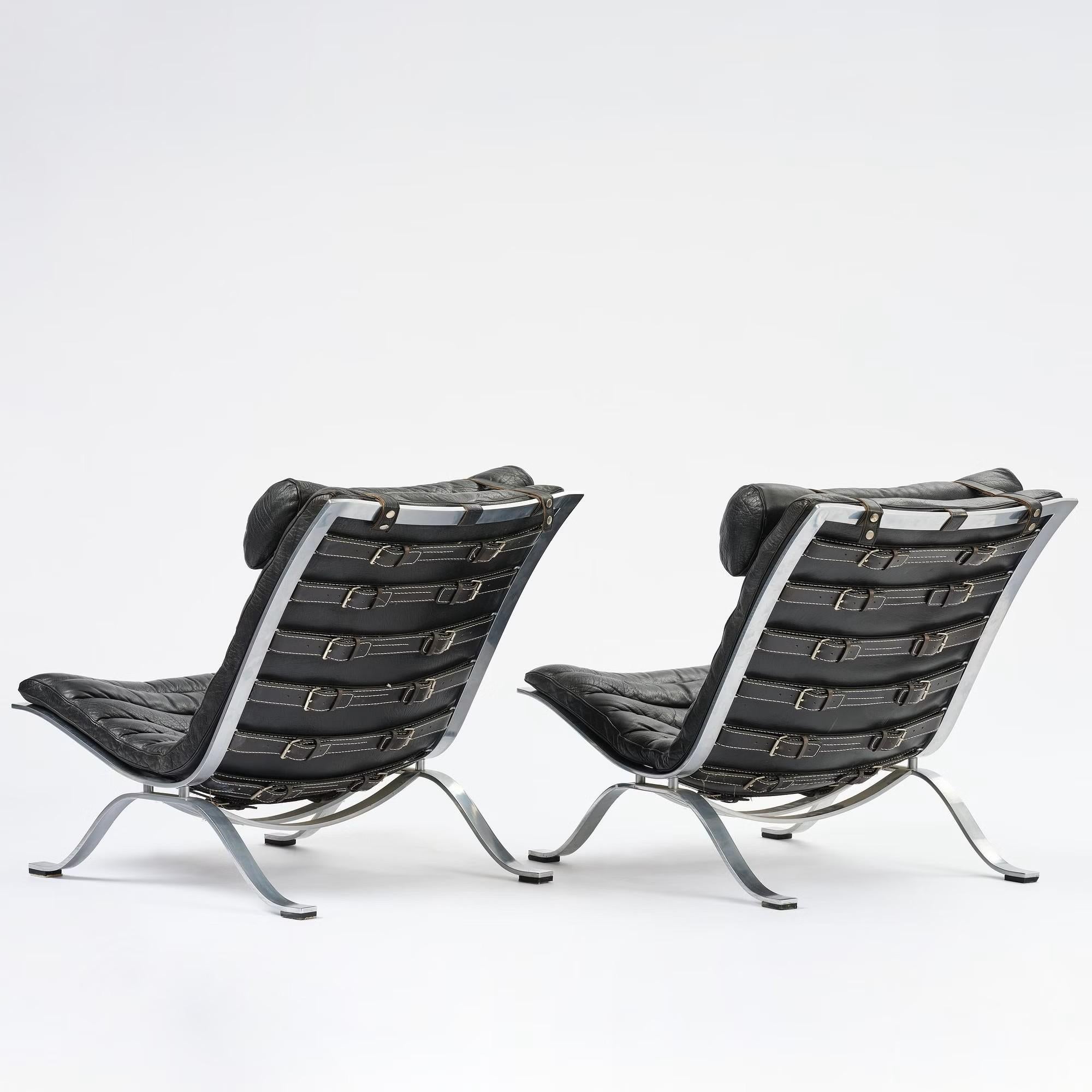 Arne Norell  paire de  Chaise longue 'Aris' en cuir noir d'origine Suède, années 60 Bon état - En vente à WIJCKEL, NL