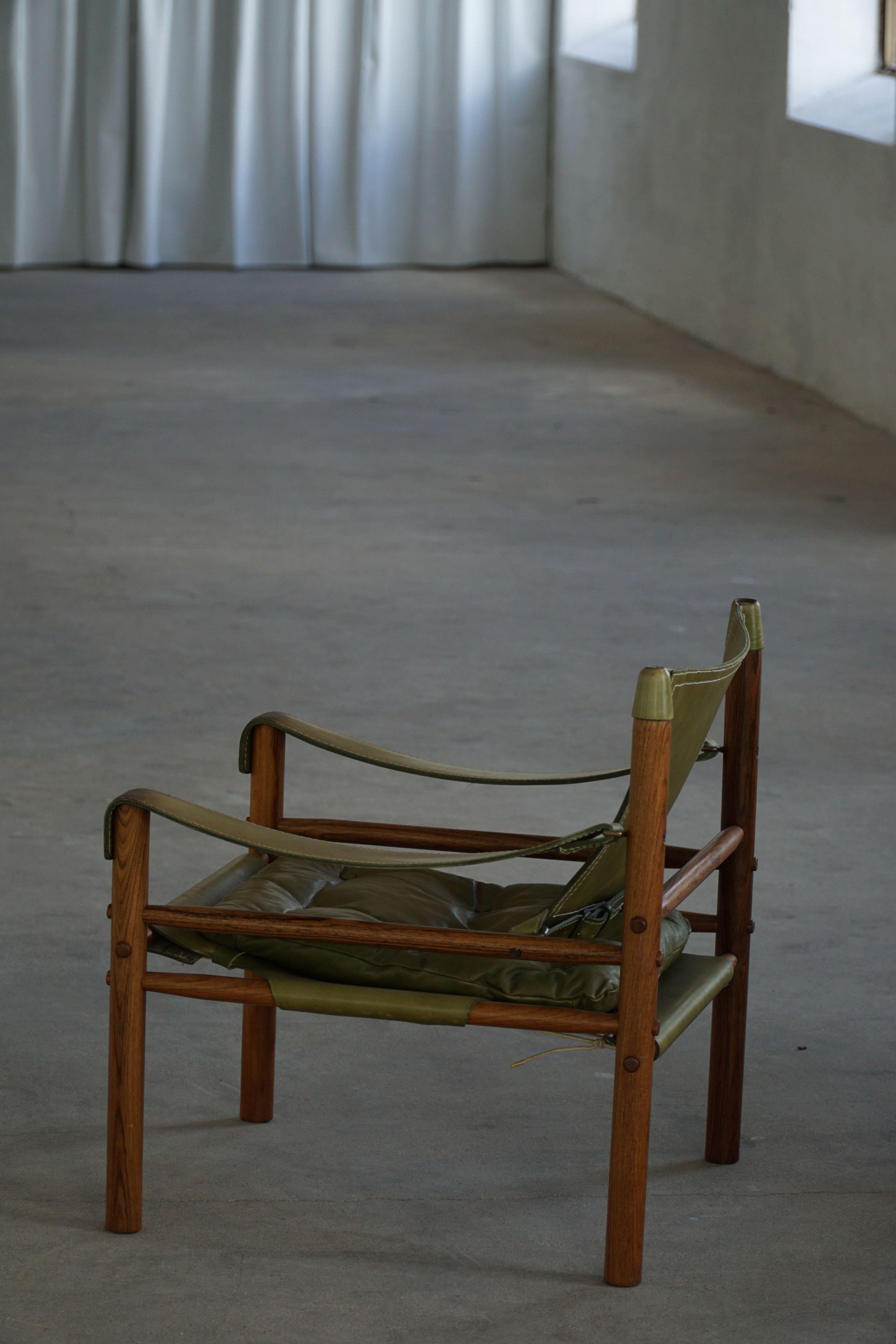 Arne Norell, paire de chaises longues Sirocco, cuir et bois de rose, AB Aneby, années 1960 en vente 9