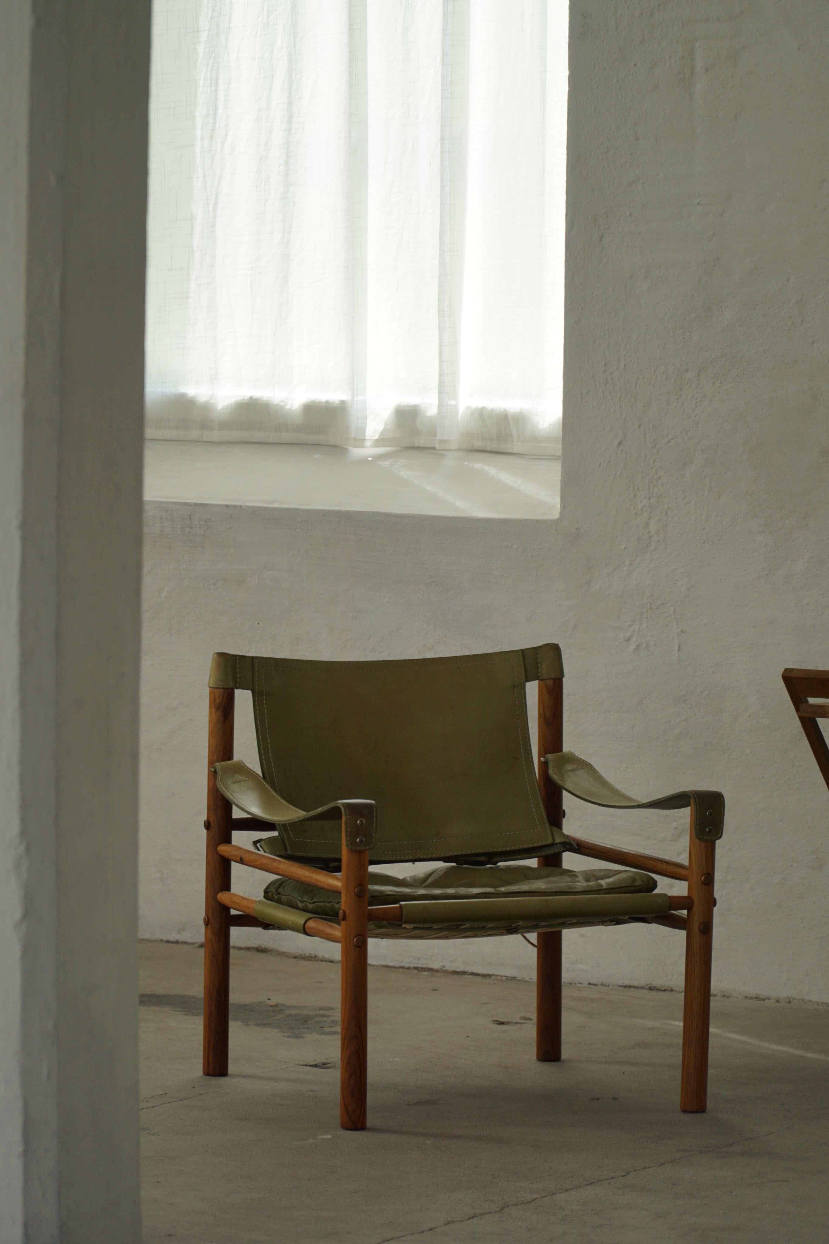 Mid-Century Modern Arne Norell, paire de chaises longues Sirocco, cuir et bois de rose, AB Aneby, années 1960 en vente