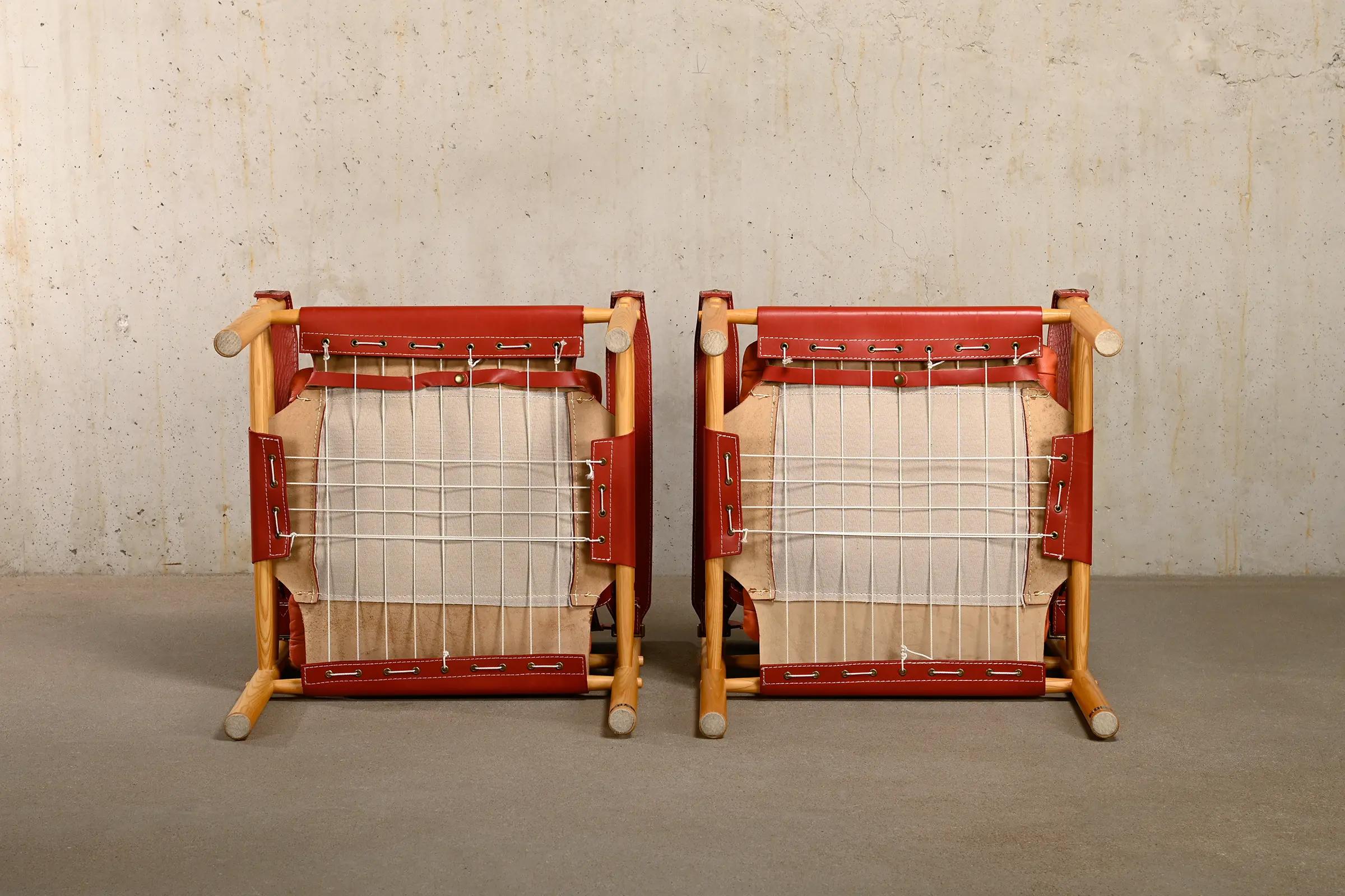 Paire de chaises longues Sirocco Safari en cuir rouge et frêne, Arne Norells, Suède en vente 3