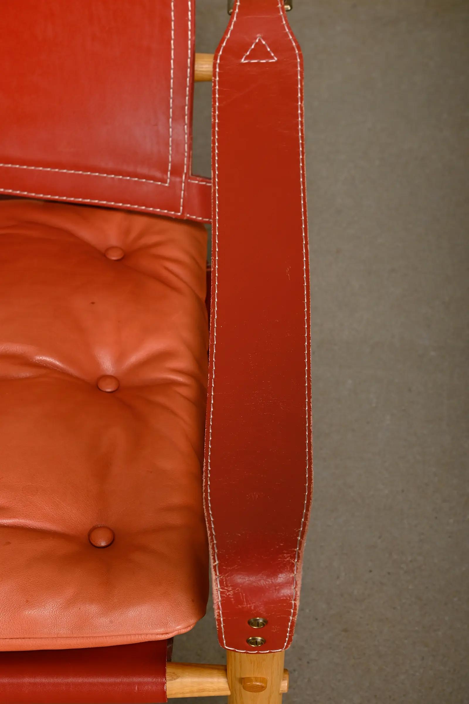 Paire de chaises longues Sirocco Safari en cuir rouge et frêne, Arne Norells, Suède en vente 6