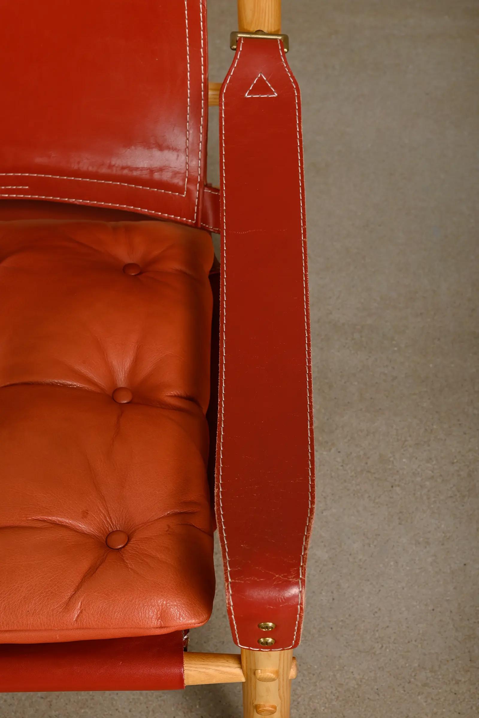 Paire de chaises longues Sirocco Safari en cuir rouge et frêne, Arne Norells, Suède en vente 9