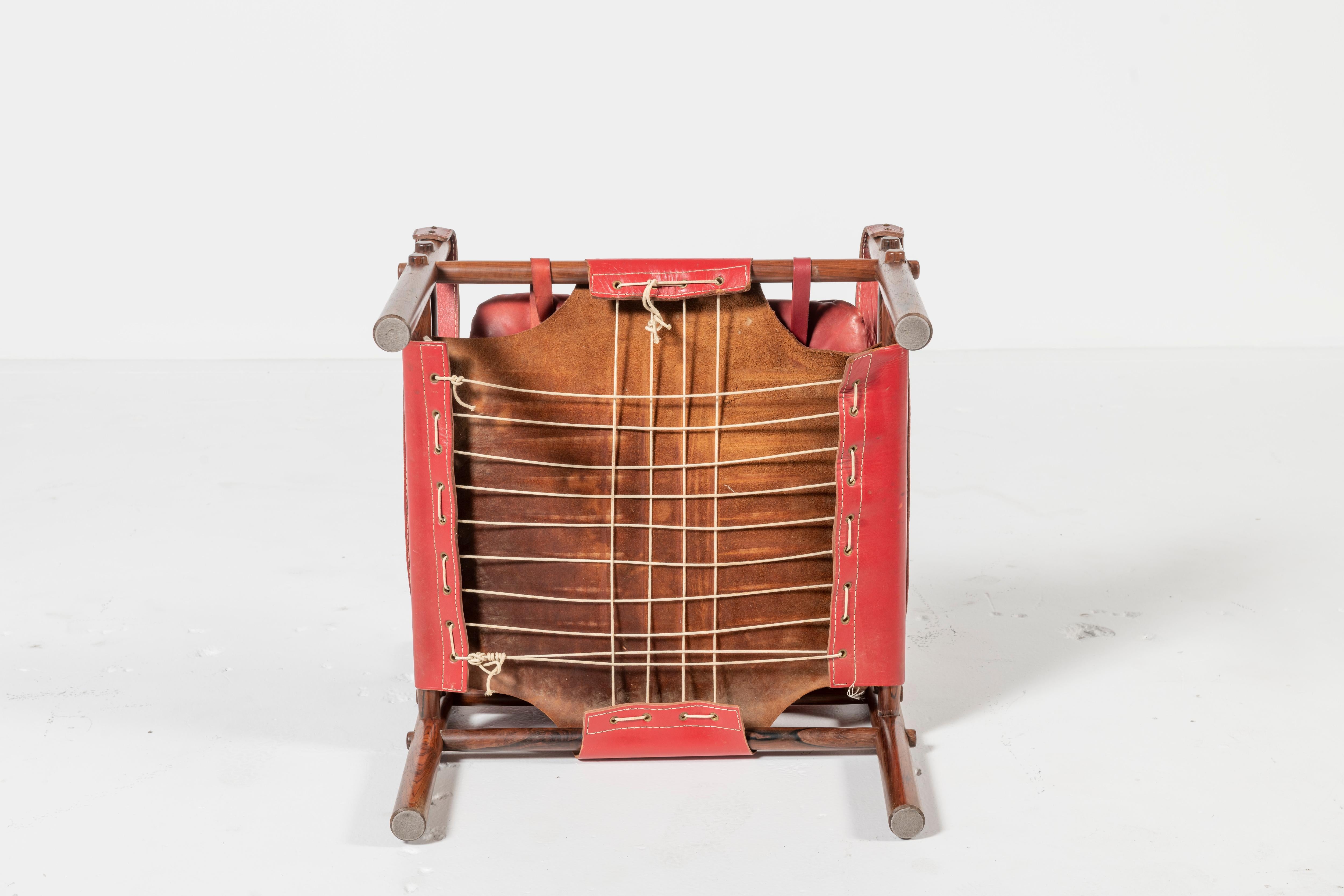 Arne Norell fauteuils Safari en cuir et bois rouge en vente 8