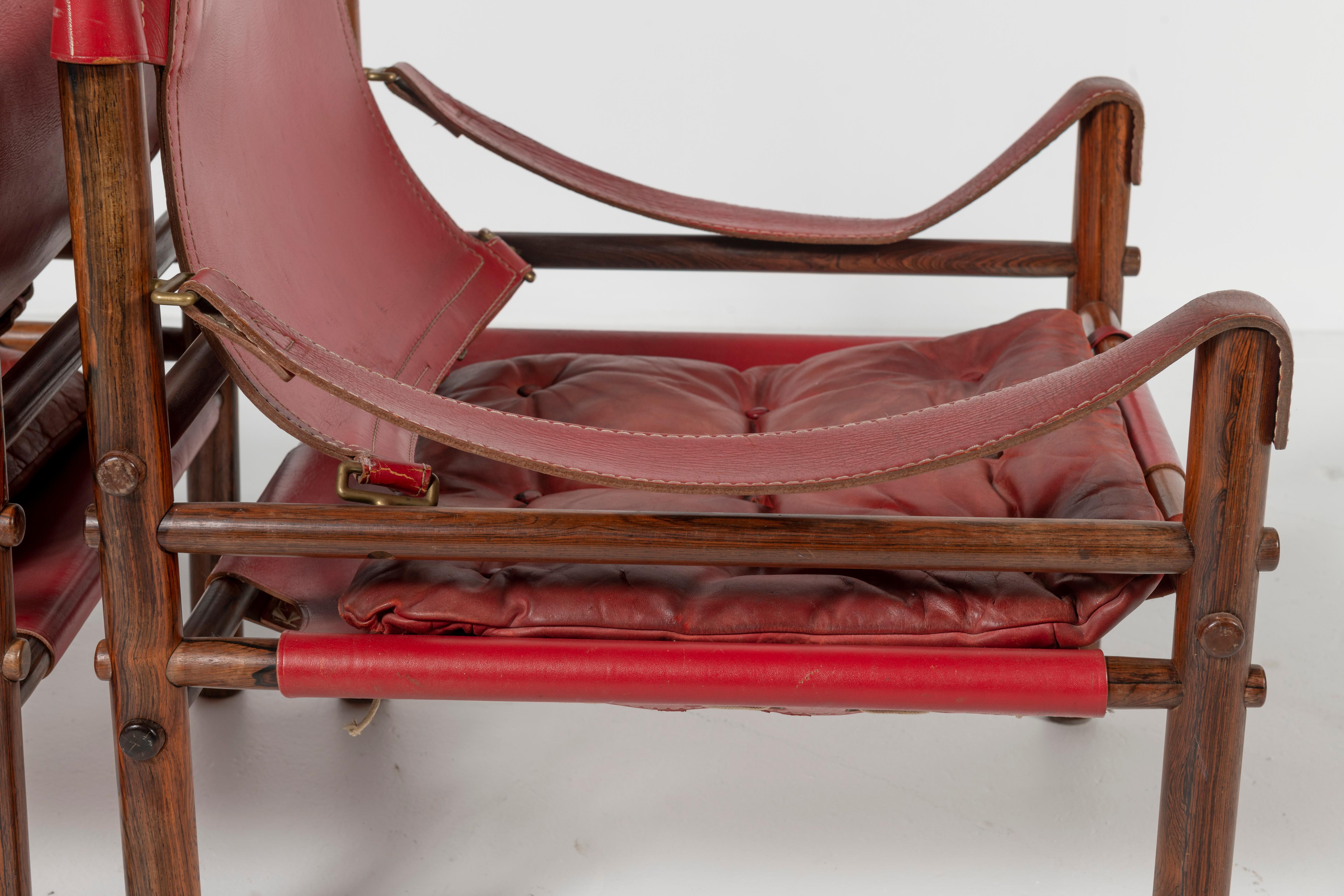 Arne Norell fauteuils Safari en cuir et bois rouge en vente 3