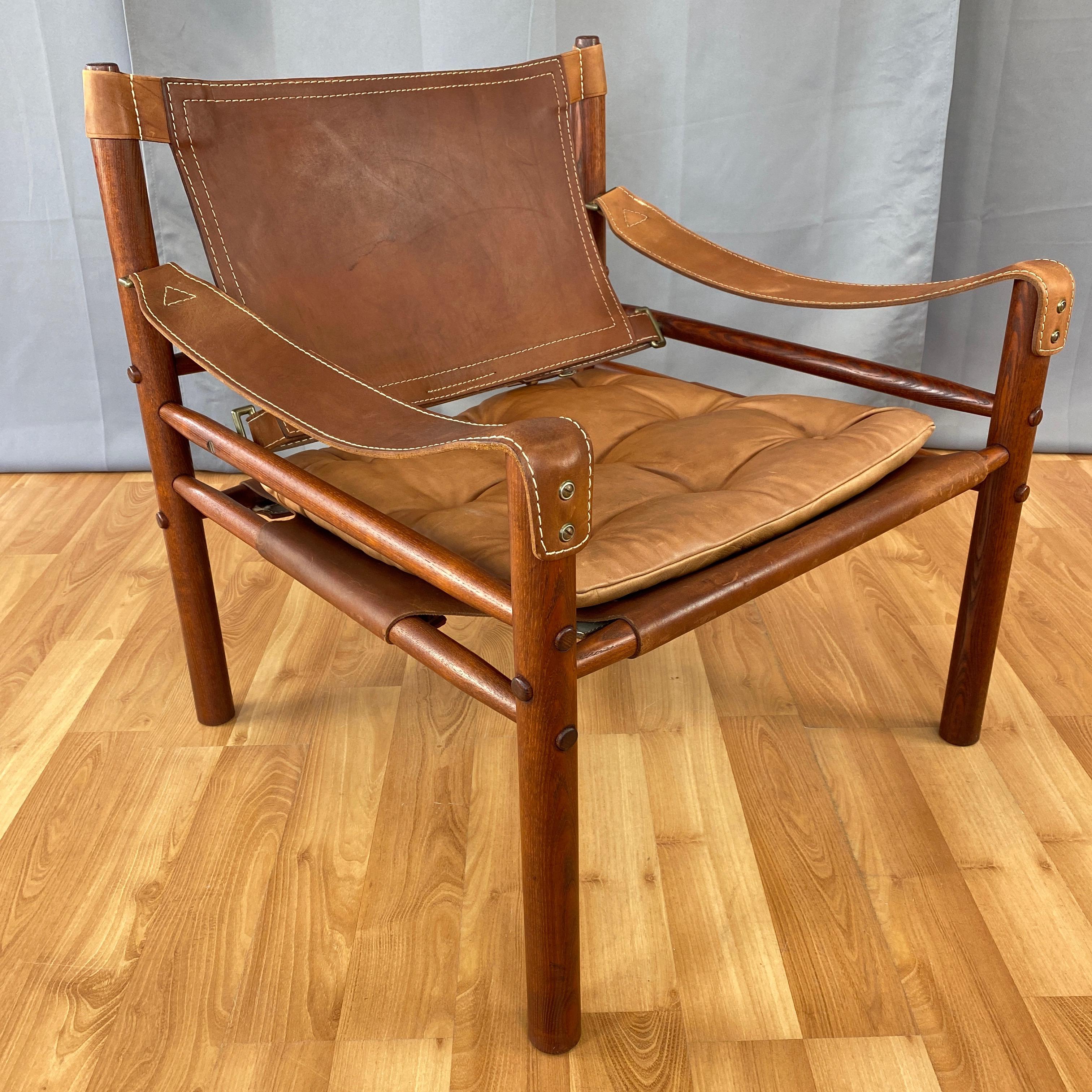 Arne Norell Sirocco Safari Chair in Rosewood-Colored Oak and Brown Leather, 1970 In Good Condition In San Francisco, CA