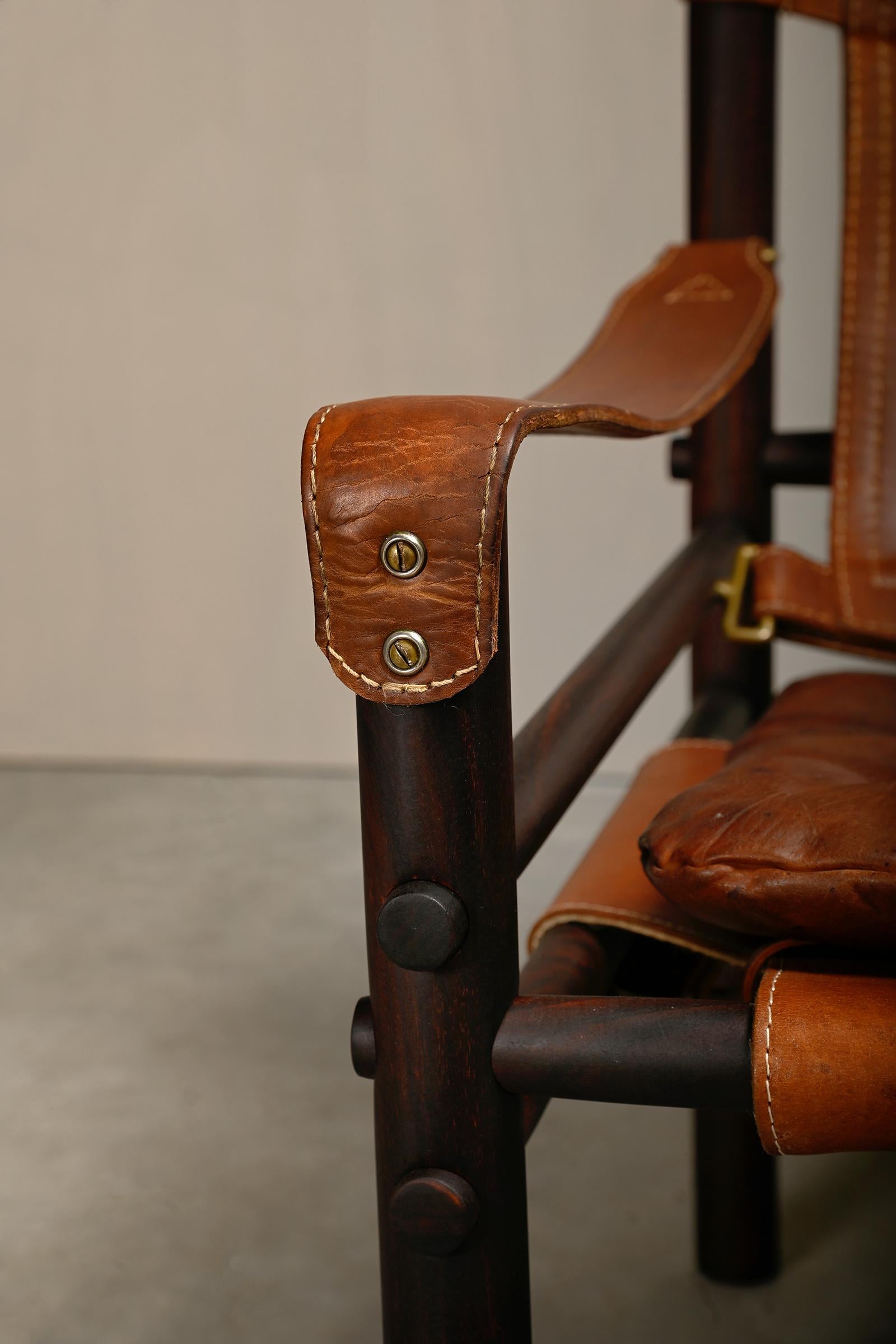 Arne Norell Sirocco Safari Lounge Chair aus dunkelbraunem Holz und Leder, Schweden im Angebot 5