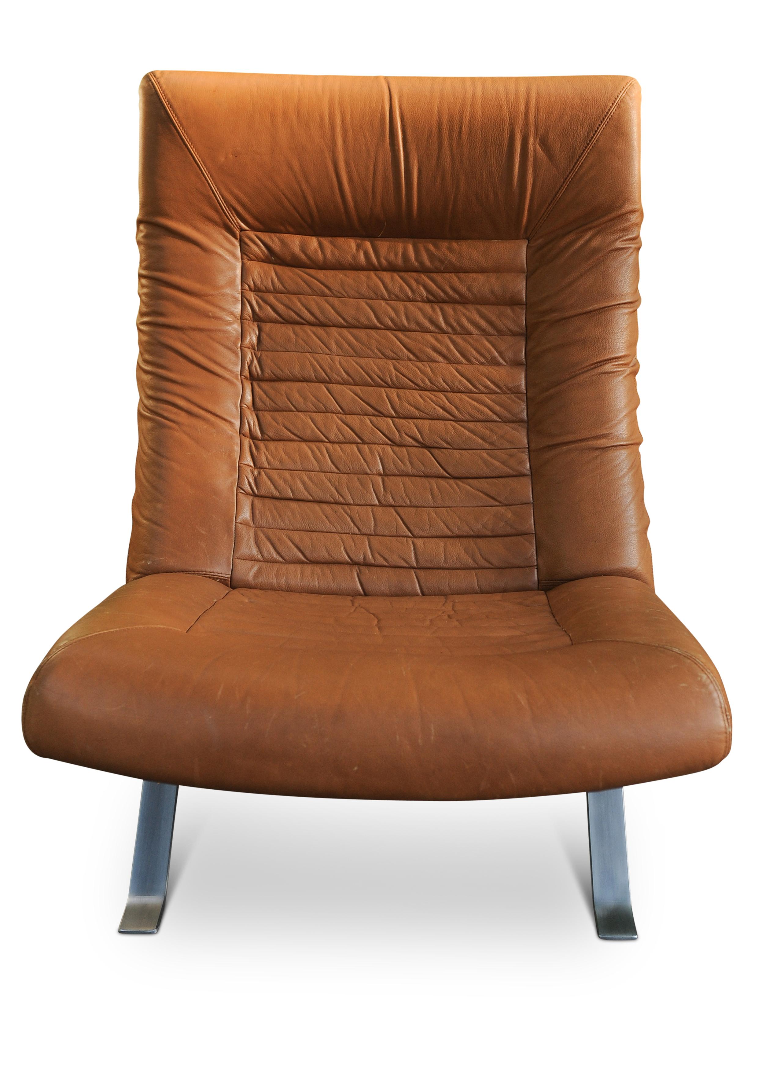 Arne Norells Style Tan Leather Lounge Chair With Squared Metal Frame & Straps (Chaise longue en cuir fauve avec cadre en métal quadrillé et sangles) Bon état - En vente à Reading, Berkshire