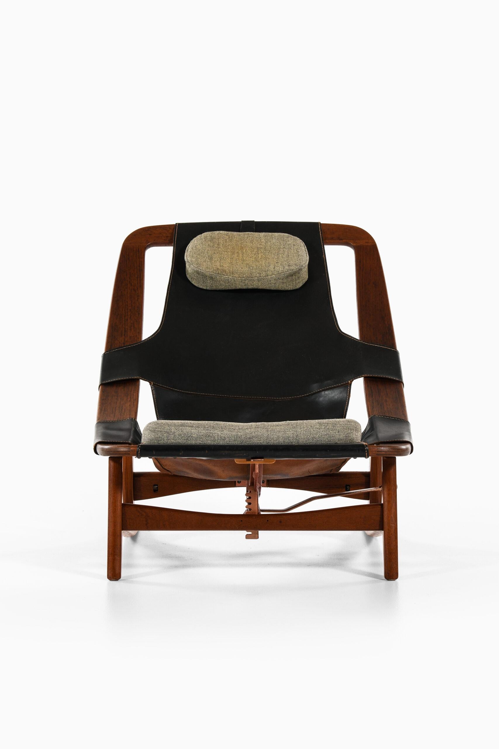 Arne Tidemand-Ruud Lounge Chairs Model 'Holmenkollen' Produced by Norcraft For Sale 1