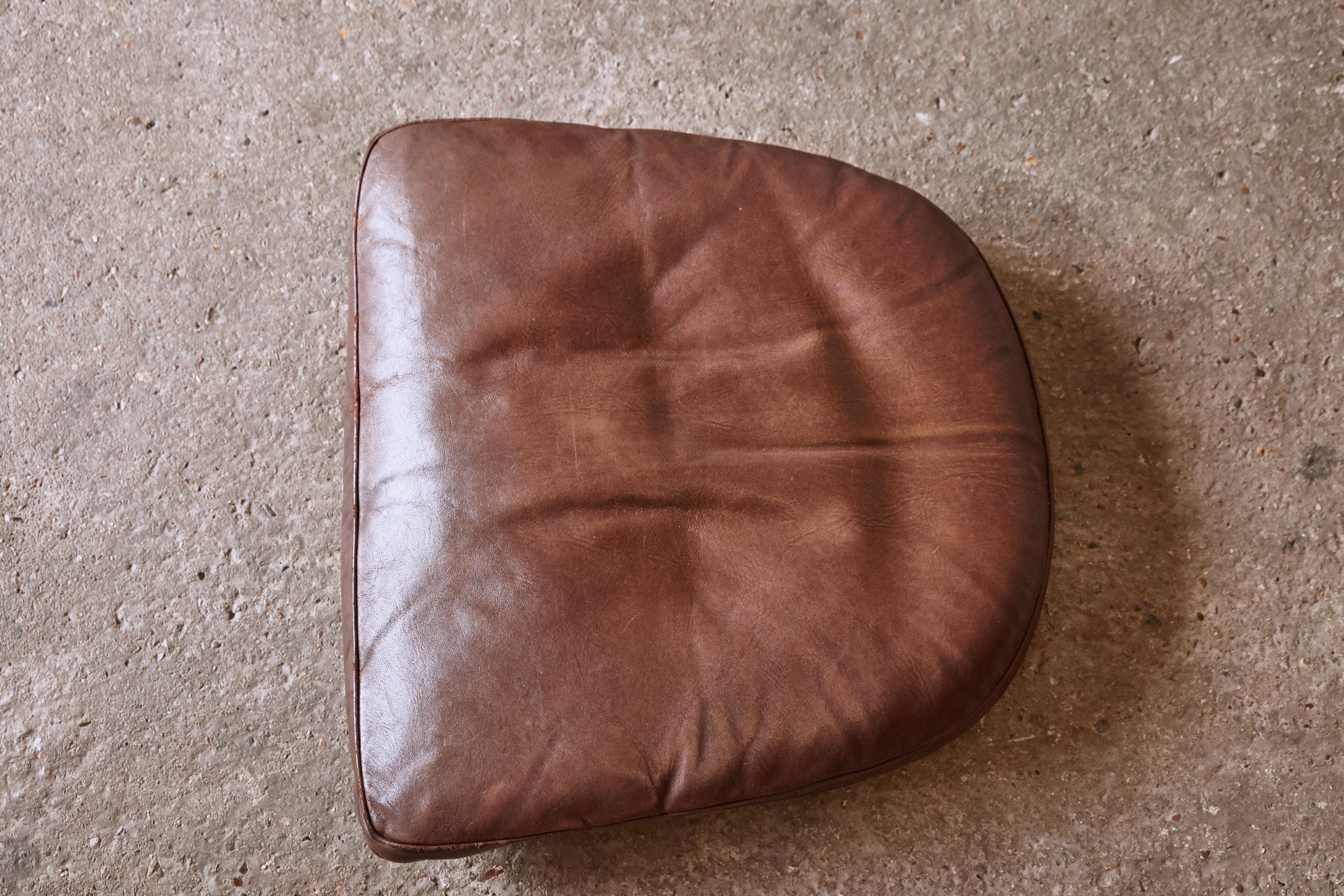 Arne Vodder Armchair in Original Leather, Denmark, 1950s For Sale 11