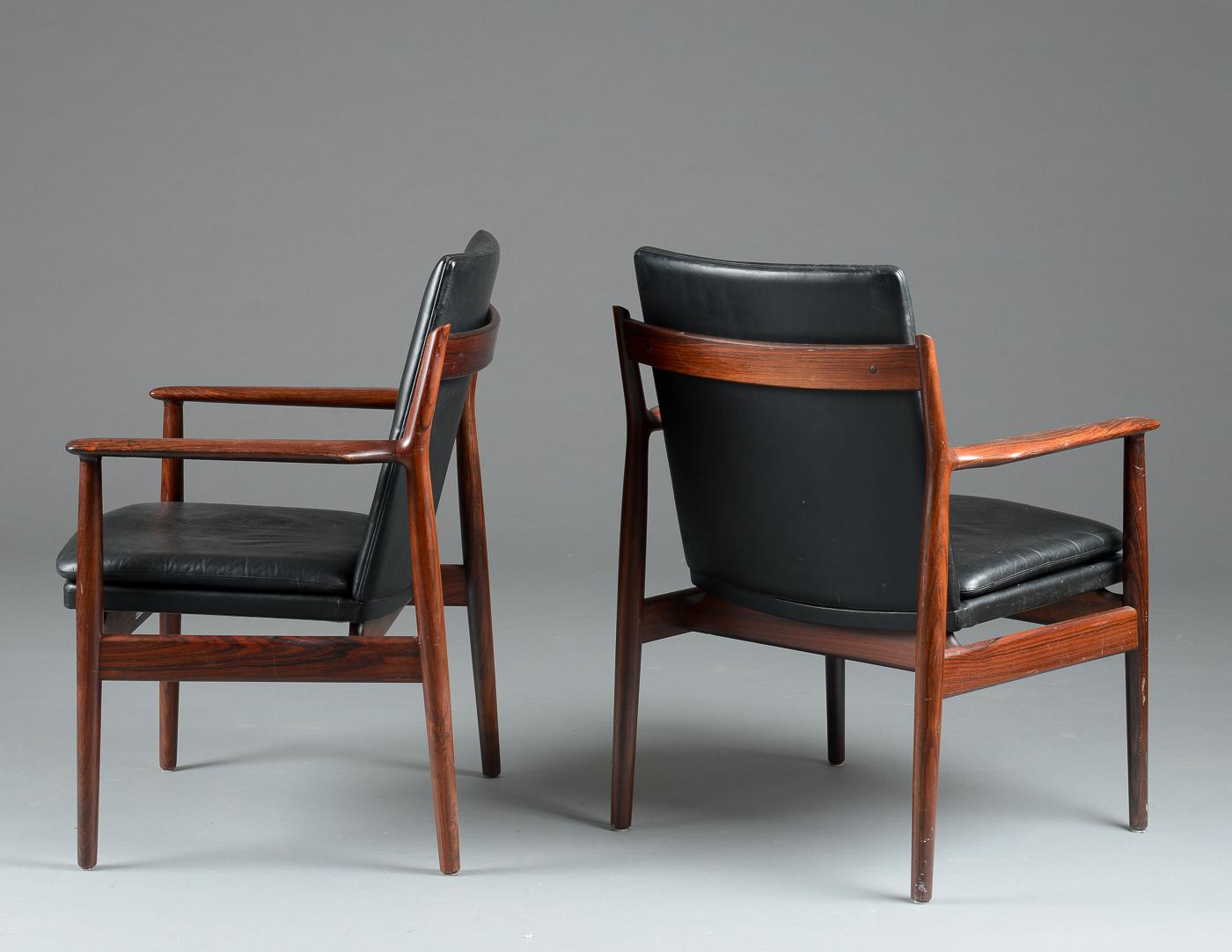 Danish Arne Vodder Armchair with Original Black Leather, circa 1960s For Sale