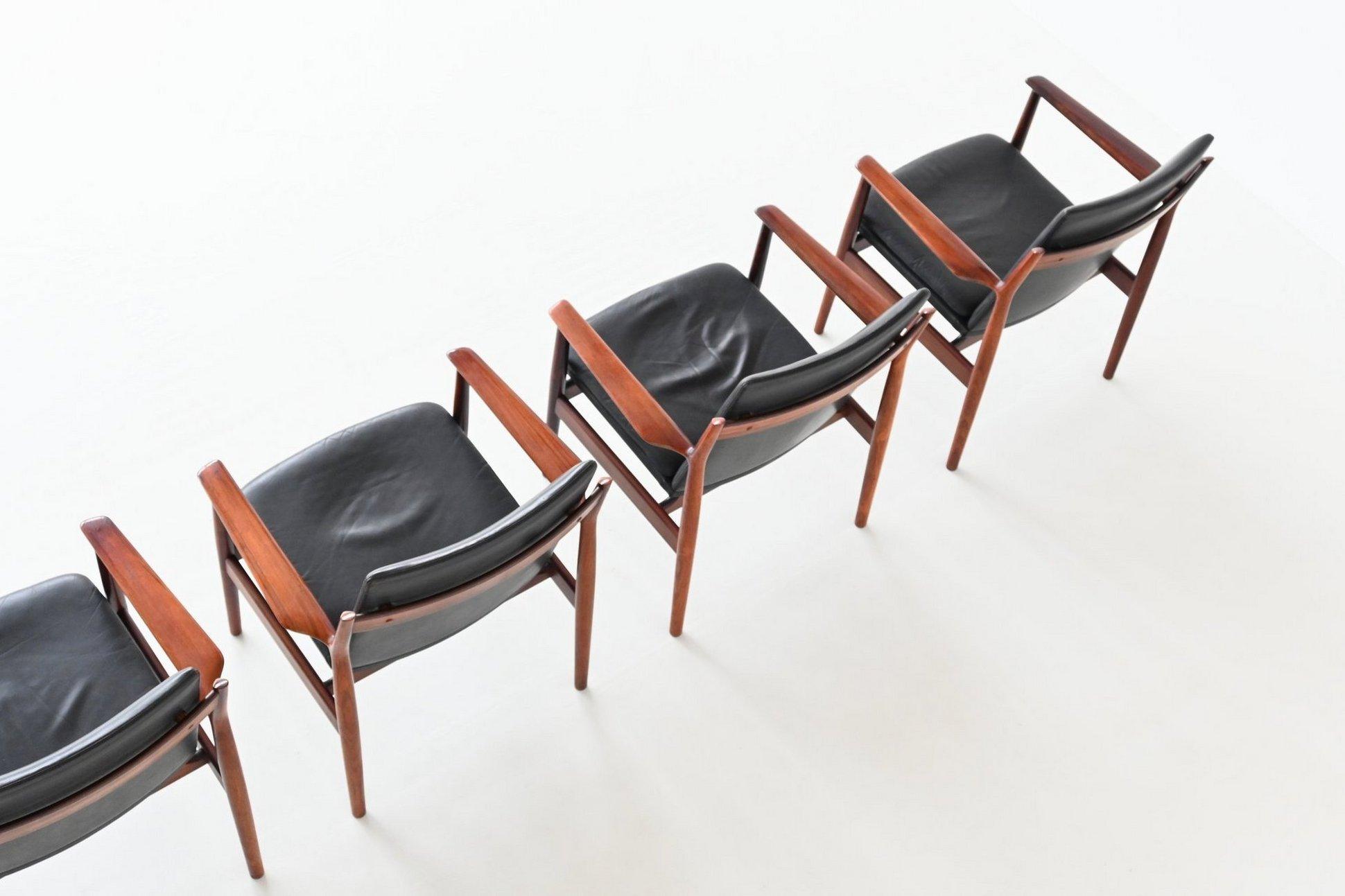 Scandinavian Modern Arne Vodder armchairs model “431” rosewood Sibast Furniture Denmark 1960 For Sale